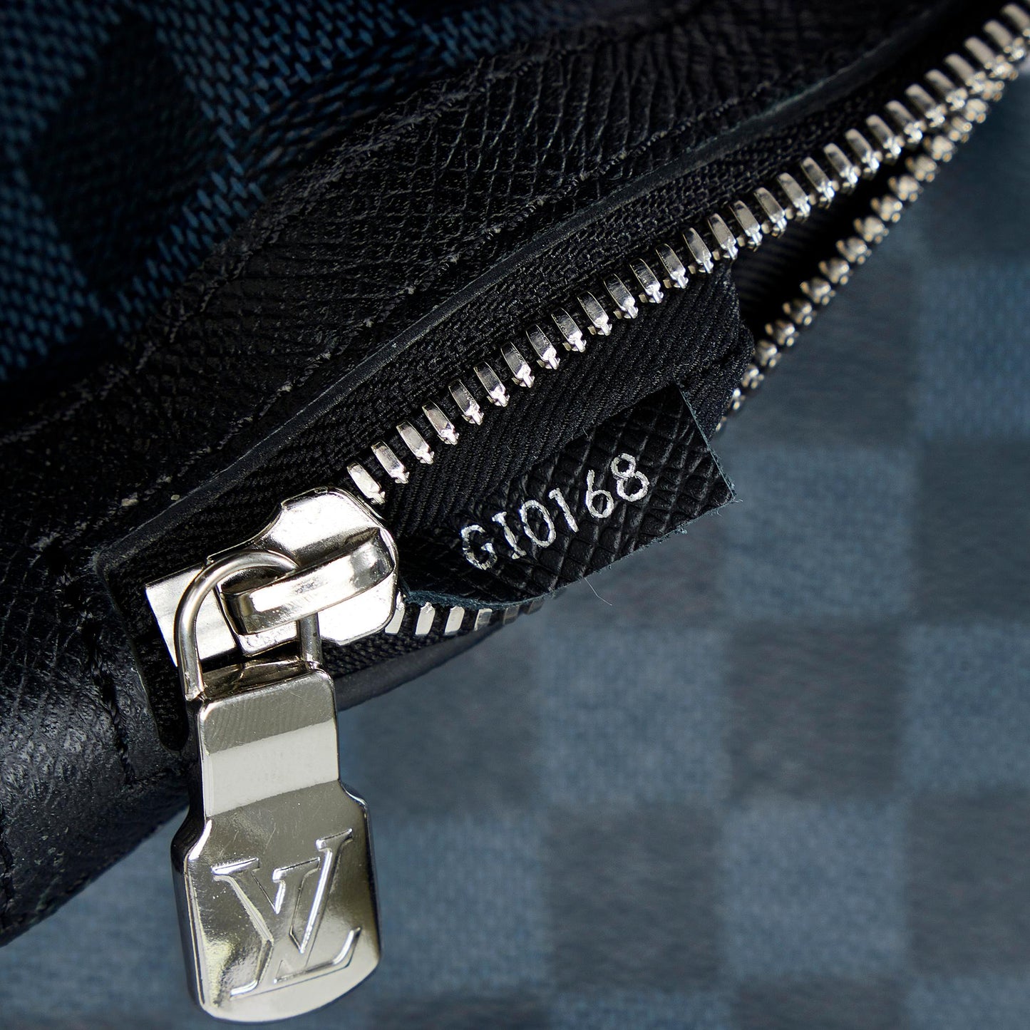 Louis Vuitton Damier Cobalt Matchpoint Messenger (SHG-r6Zfrr)