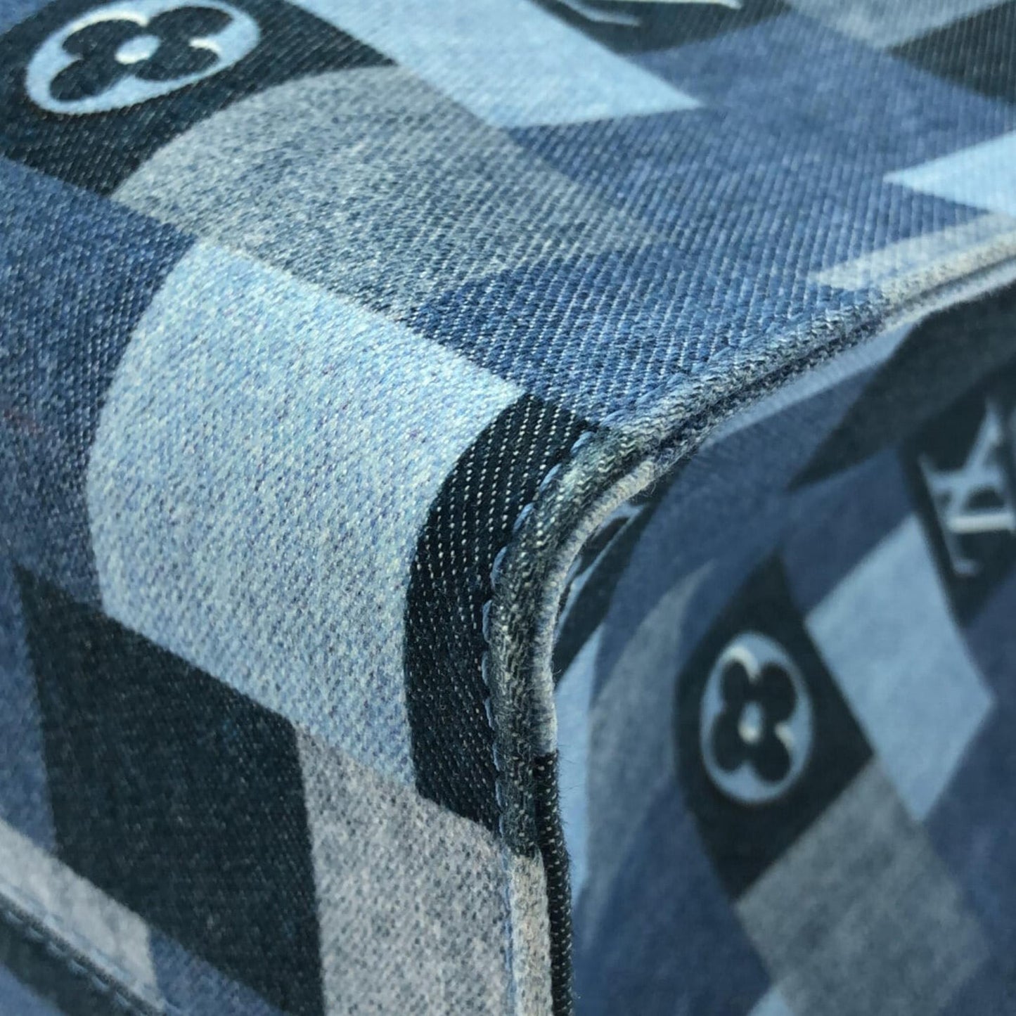 Louis Vuitton Damier Denim Onthego GM (SHG-Dva1Zr)