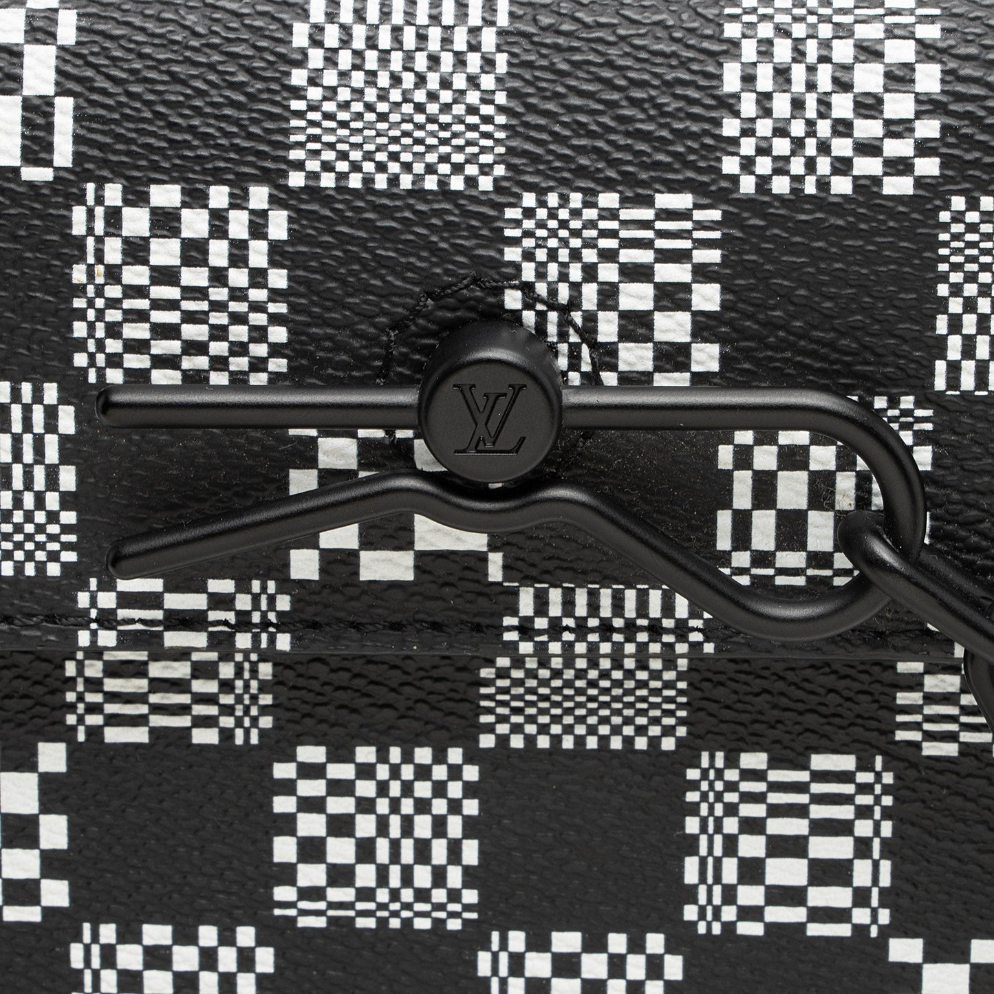 Louis Vuitton Limited Edition Damier Distorted Nano Steamer (SHF-JLVigE)