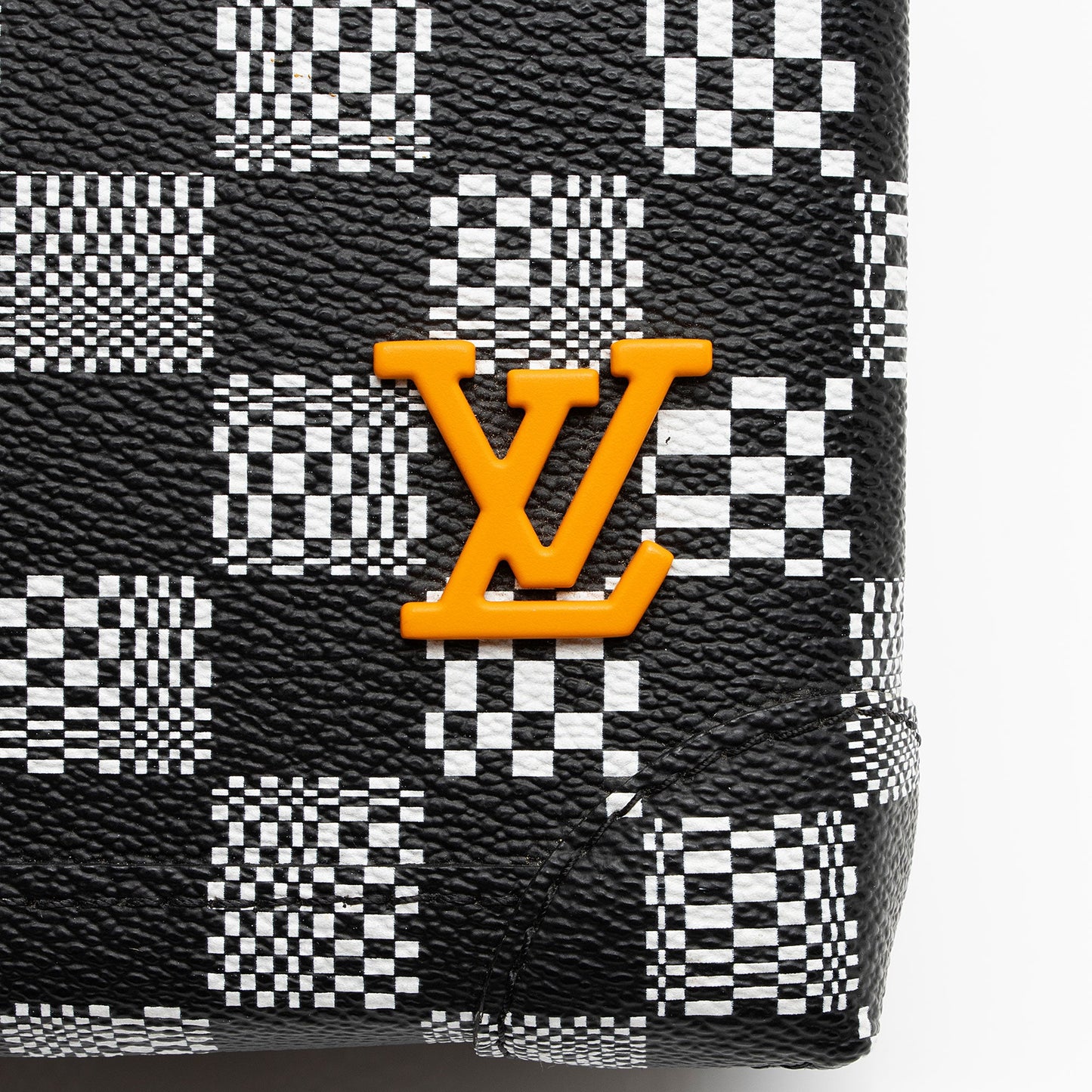 Louis Vuitton Limited Edition Damier Distorted Nano Steamer (SHF-JLVigE)