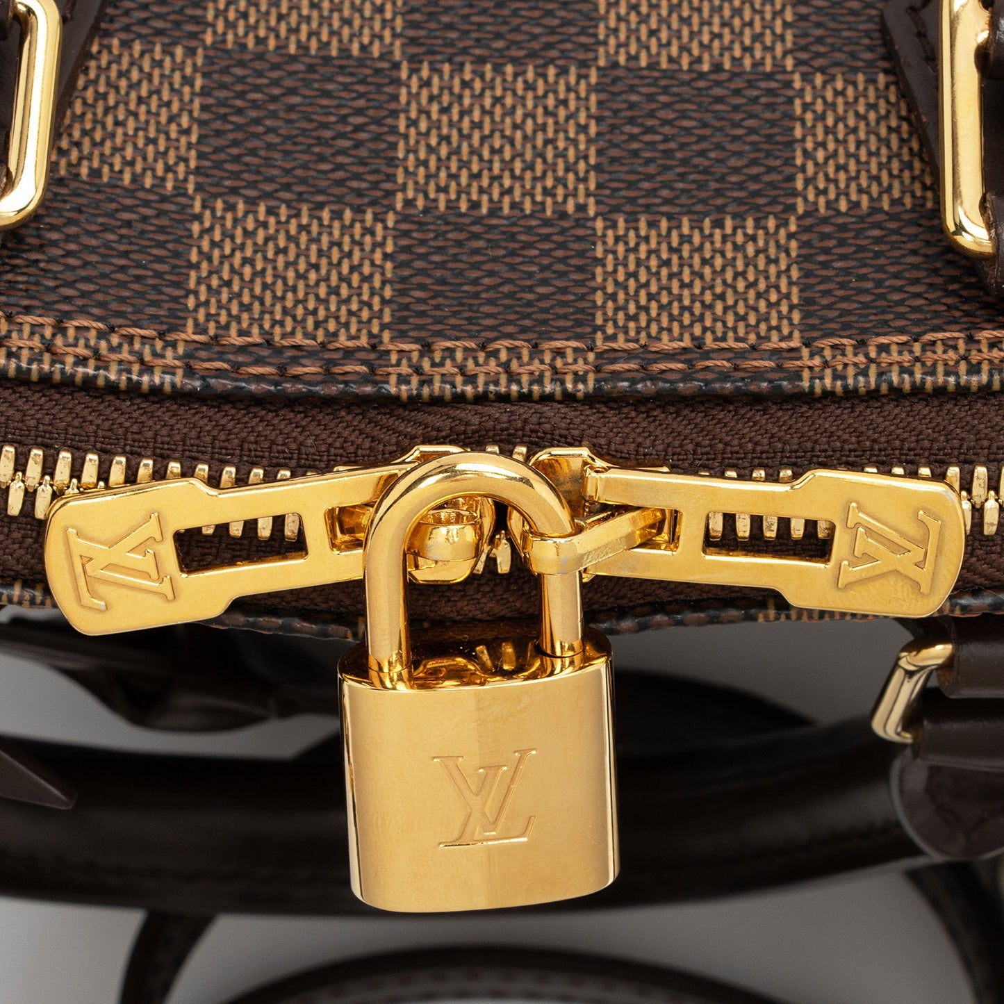 Louis Vuitton Damier Ebene Alma BB Satchel (SHF-DbzGC2)
