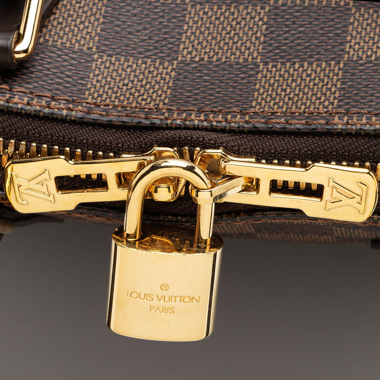 Louis Vuitton Damier Ebene Alma BB Satchel (SHF-AXOqAi)