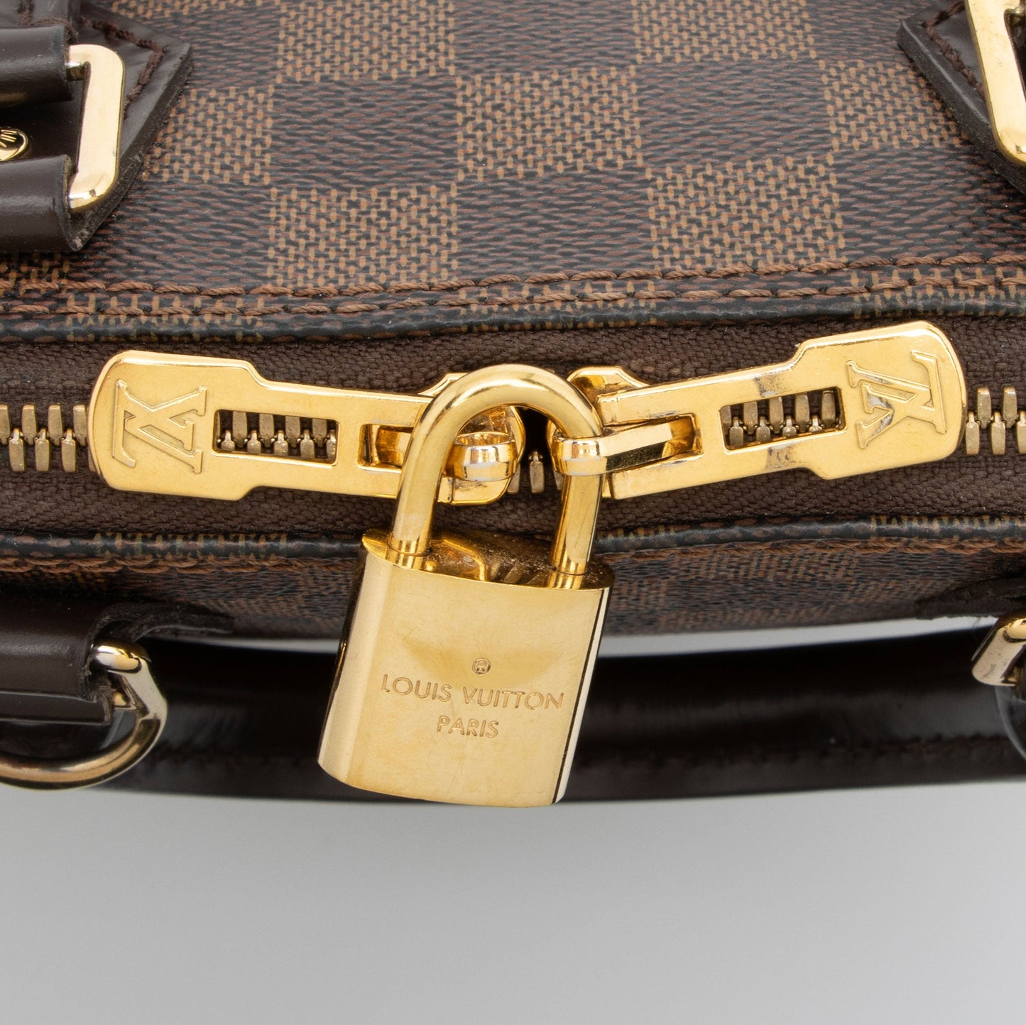 Louis Vuitton Damier Ebene Alma BB Satchel (SHF-MwRhdi)