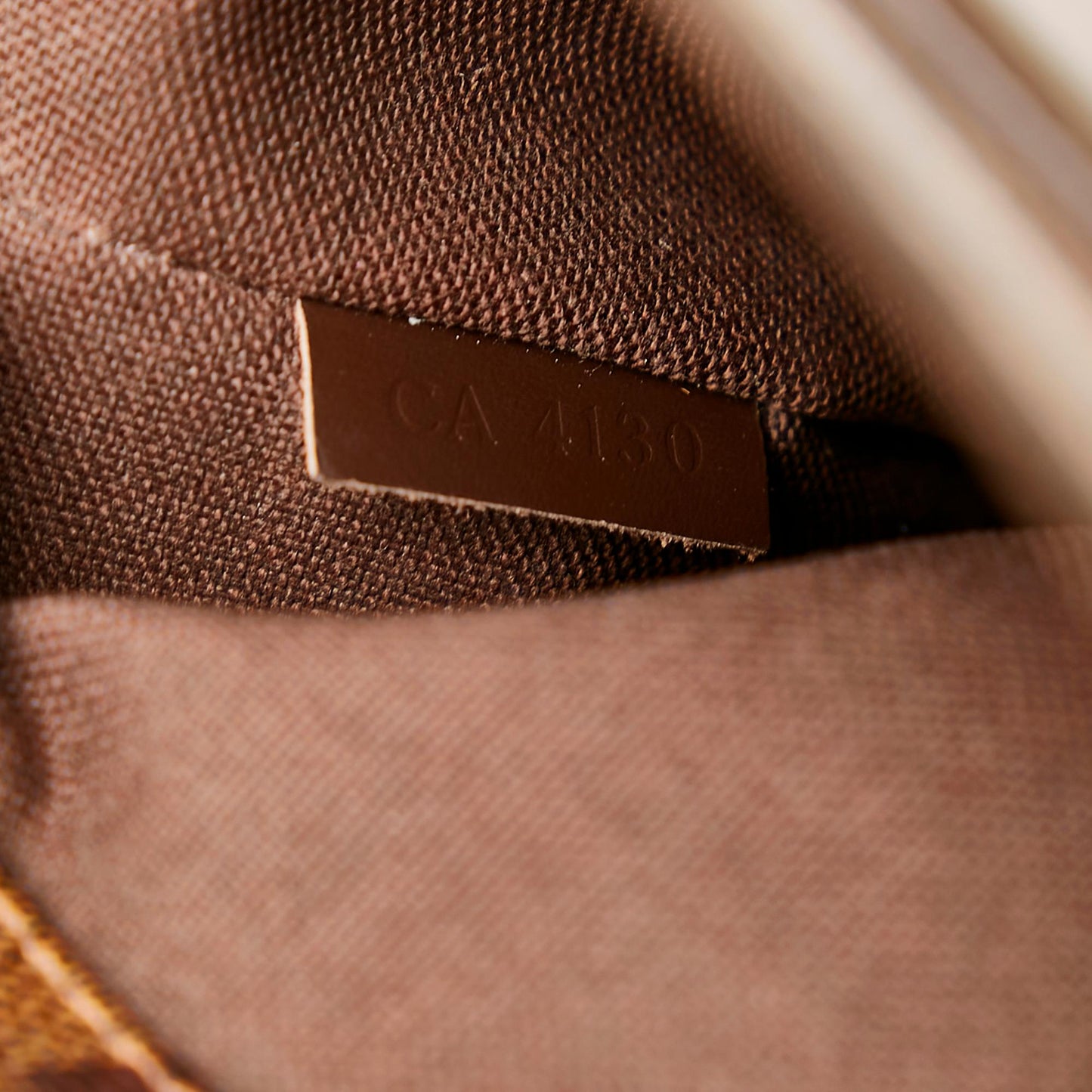 Louis Vuitton Damier Ebene Brooklyn Bum Bag (SHG-iDoyVW)