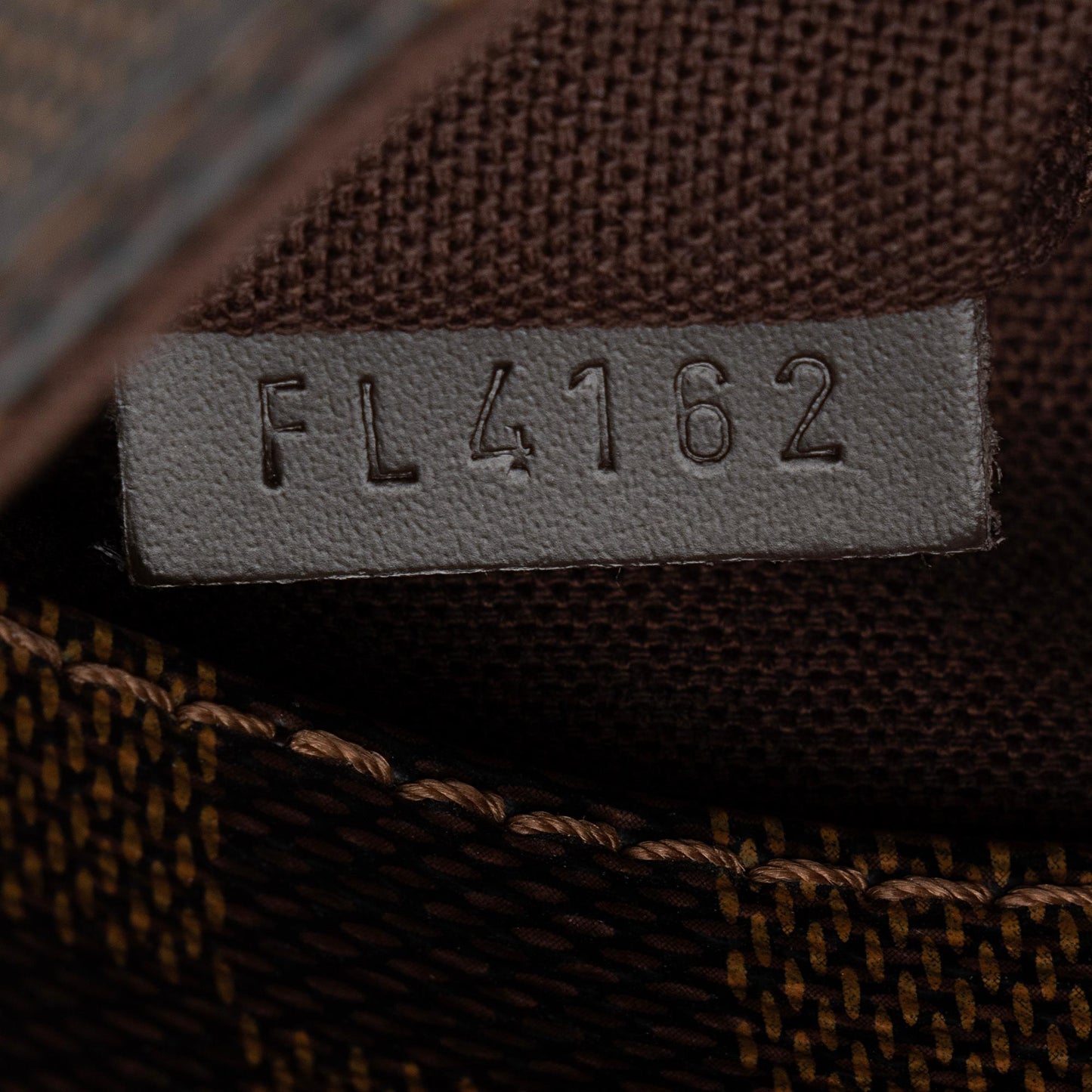 Louis Vuitton Damier Ebene District MM Messenger (SHF-i4IBEL)