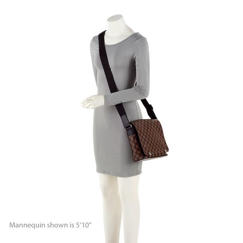 Louis Vuitton Damier Ebene District PM Messenger Bag (SHF-bEG8rt)