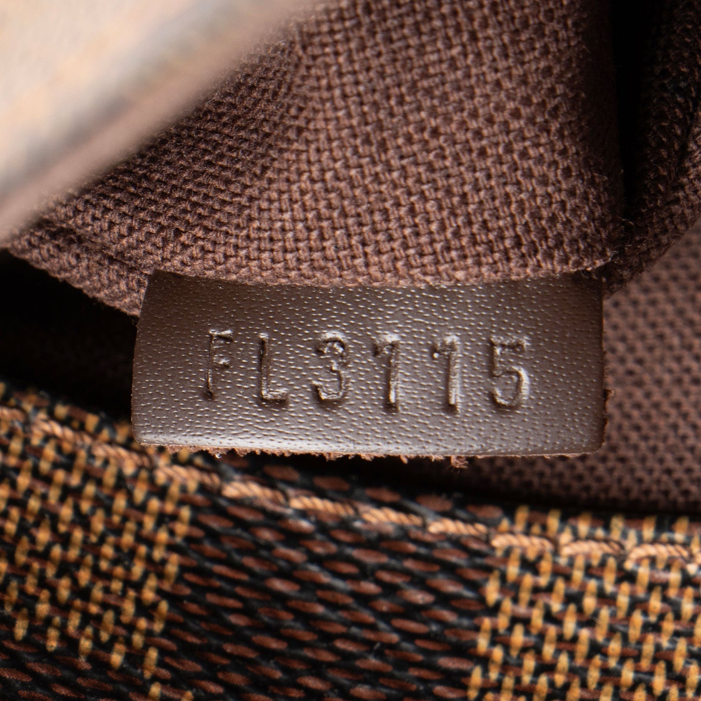 Louis Vuitton Damier Ebene District PM Messenger (SHF-Ix4RiJ)