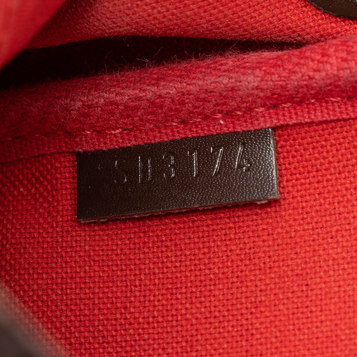 Louis Vuitton Damier Ebene Favorite MM Shoulder Bag (SHF-oWQnwr)