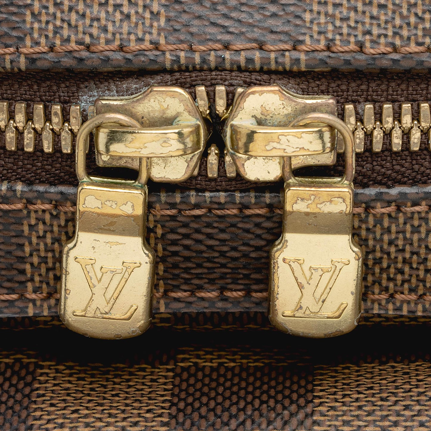 Louis Vuitton Damier Ebene Geronimos Sling Bag (SHF-VfIjs4)