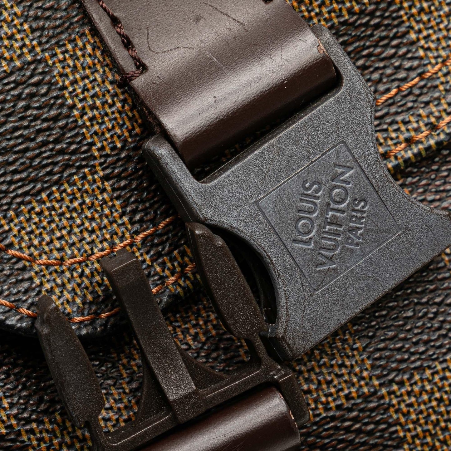 Louis Vuitton Damier Ebene Melville Reporter