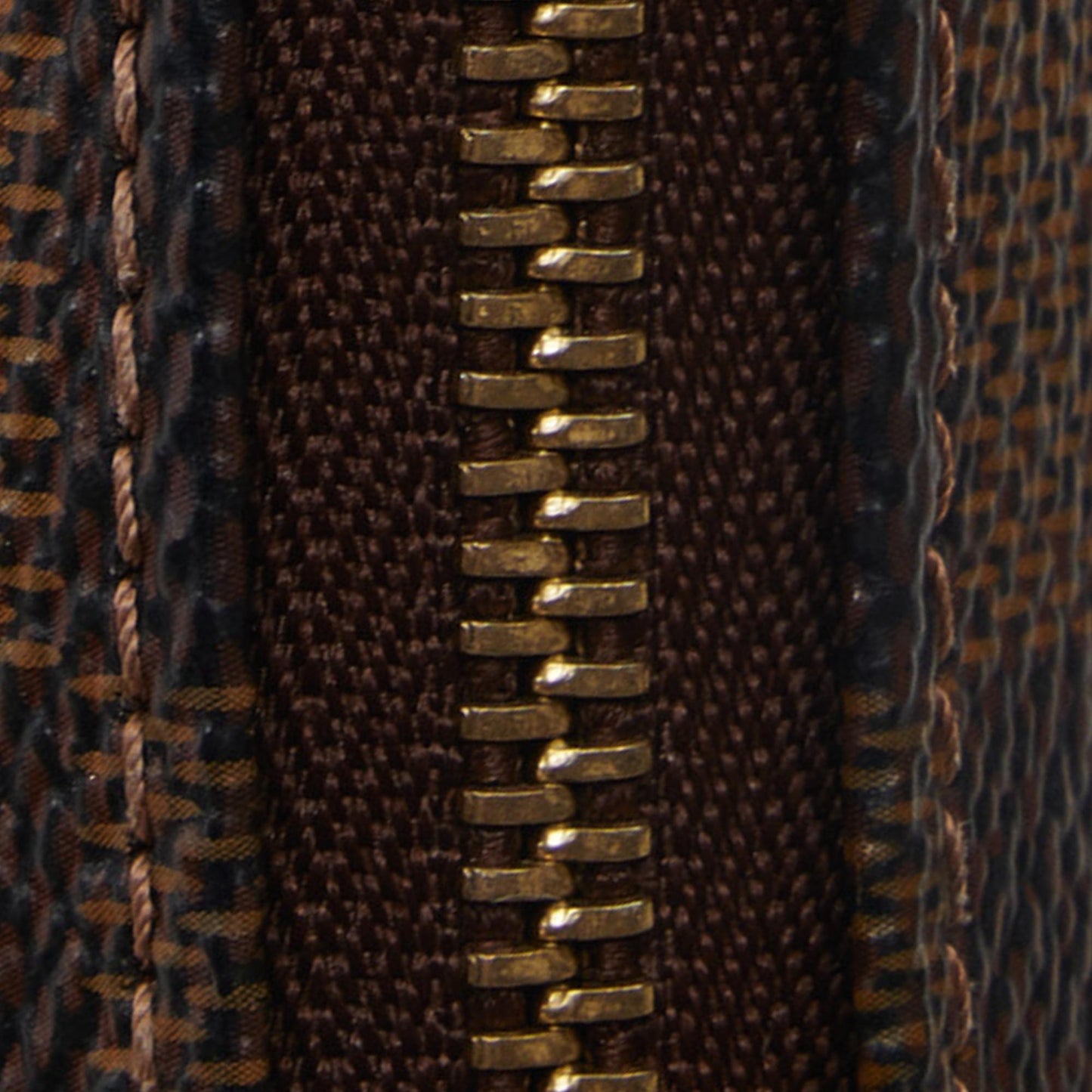Louis Vuitton Damier Ebene Mini Pochette Accessoires (SHG-yMlASu)