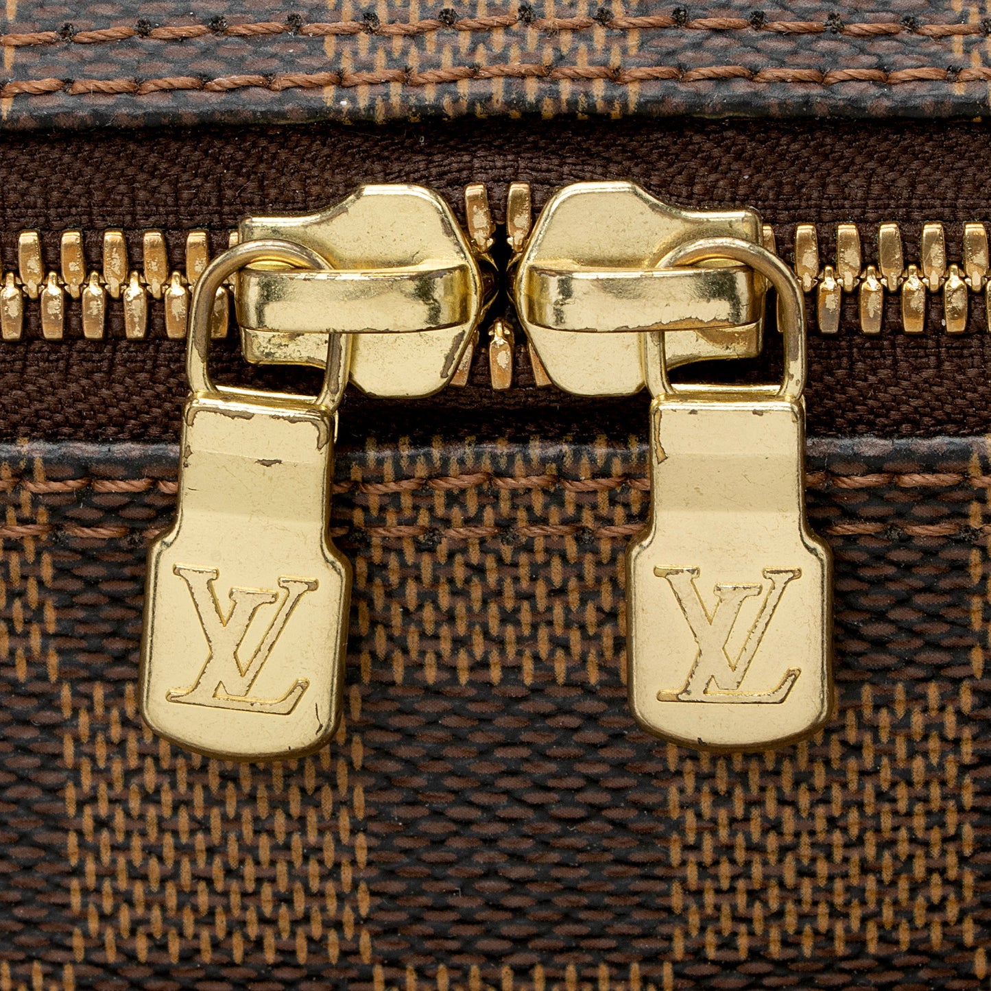 Louis Vuitton Damier Ebene Naviglio Messenger Bag (SHF-22595)