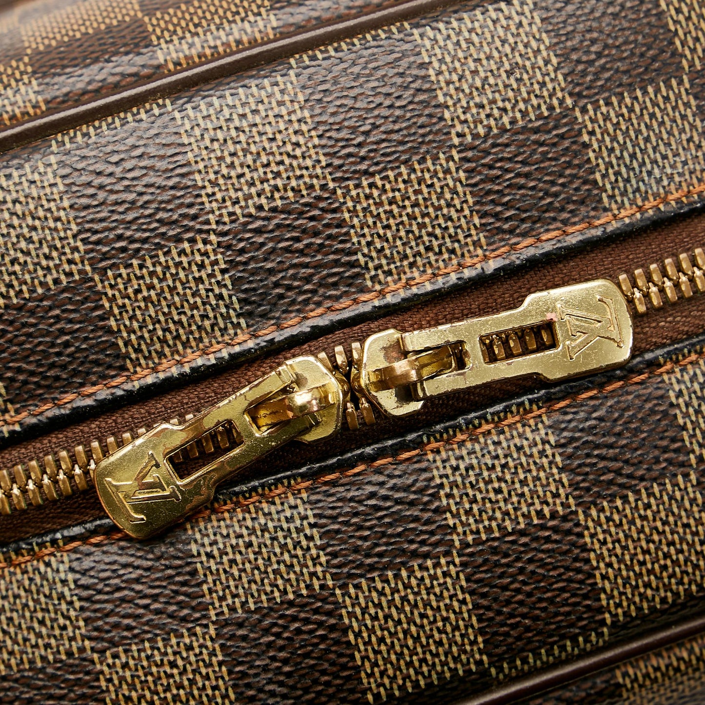 Louis Vuitton Damier Ebene Nolita (SHG-35541)