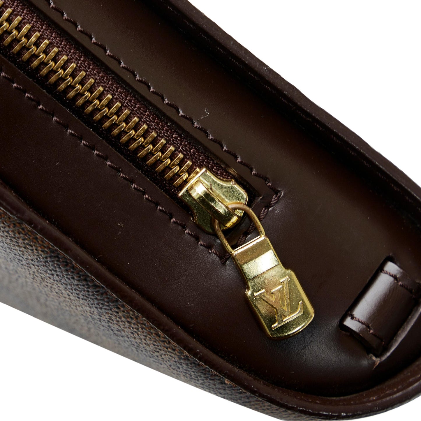 Louis Vuitton Damier Ebene Saint Louis Pochette (SHG-EAQCSg)