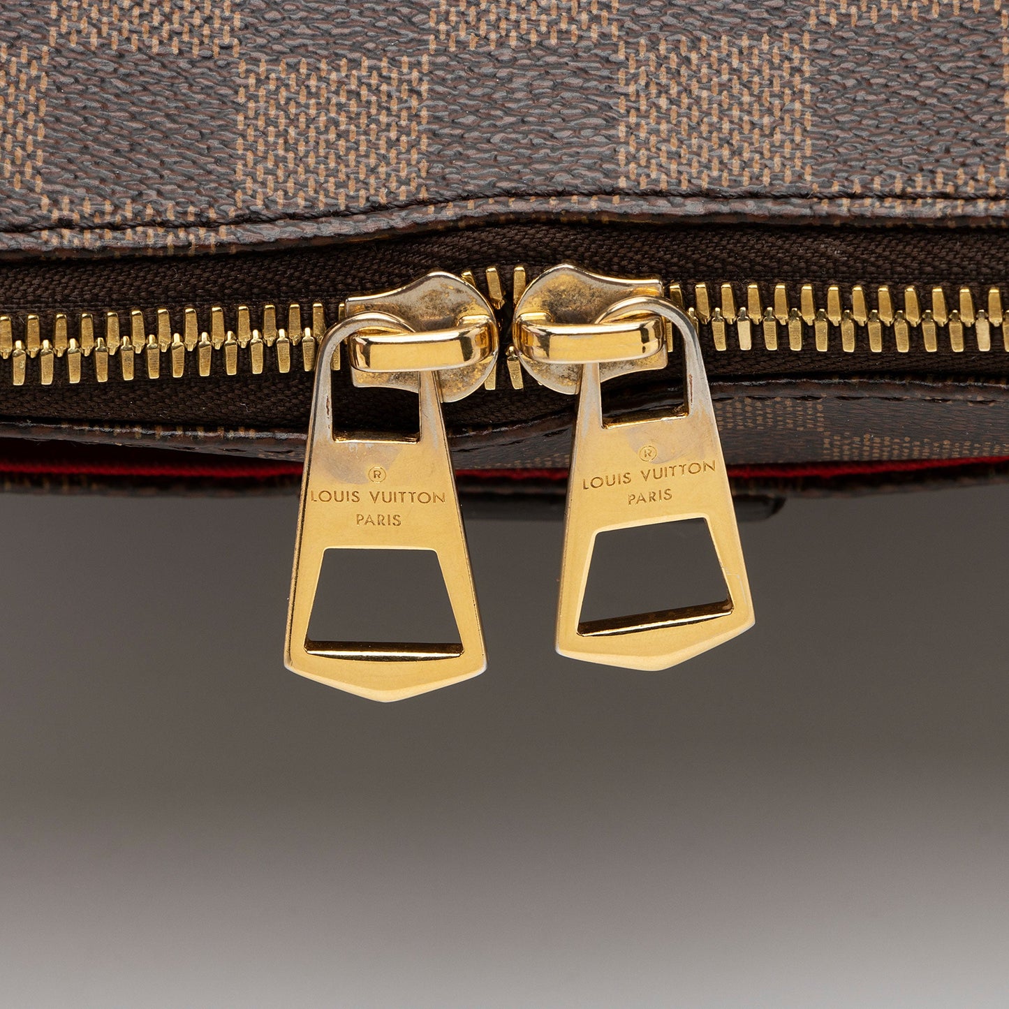 Louis Vuitton Damier Ebene South Bank Besace Shoulder Bag (SHF-yrv8sH)