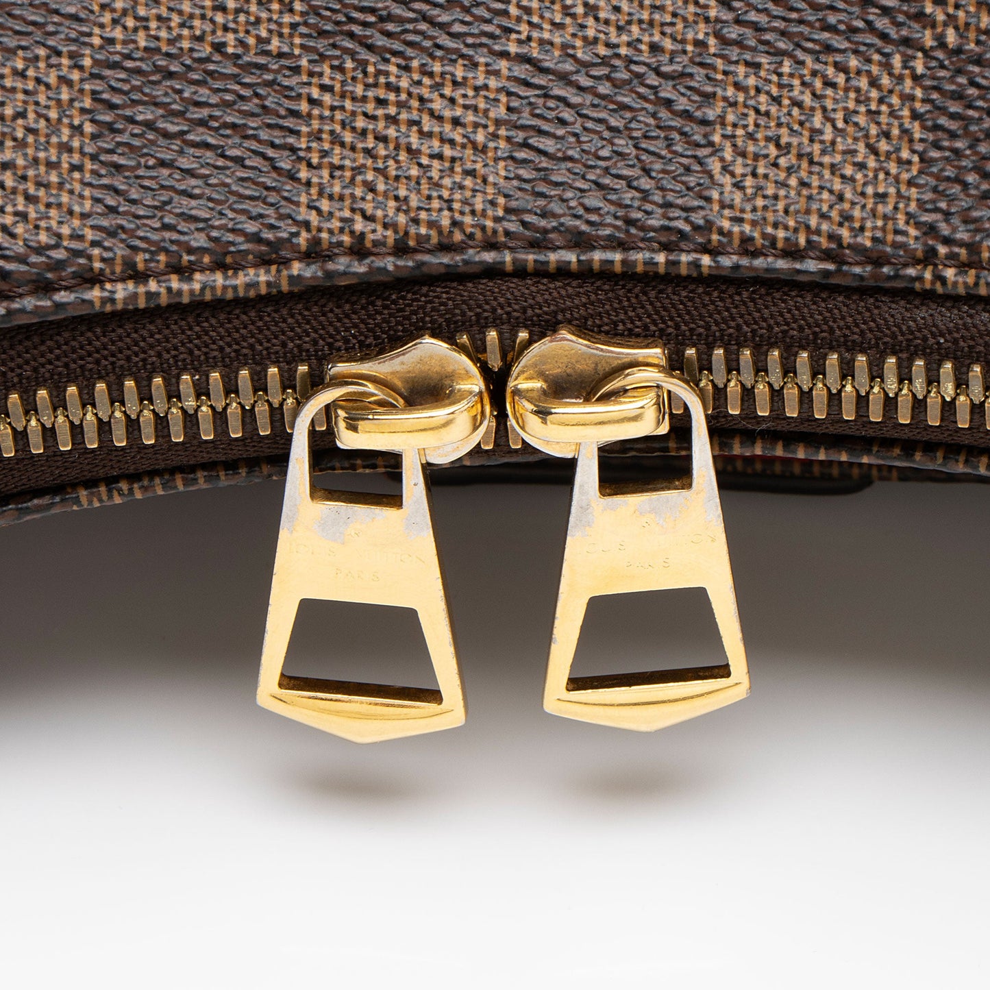 Louis Vuitton Damier Ebene South Bank Besace Shoulder Bag