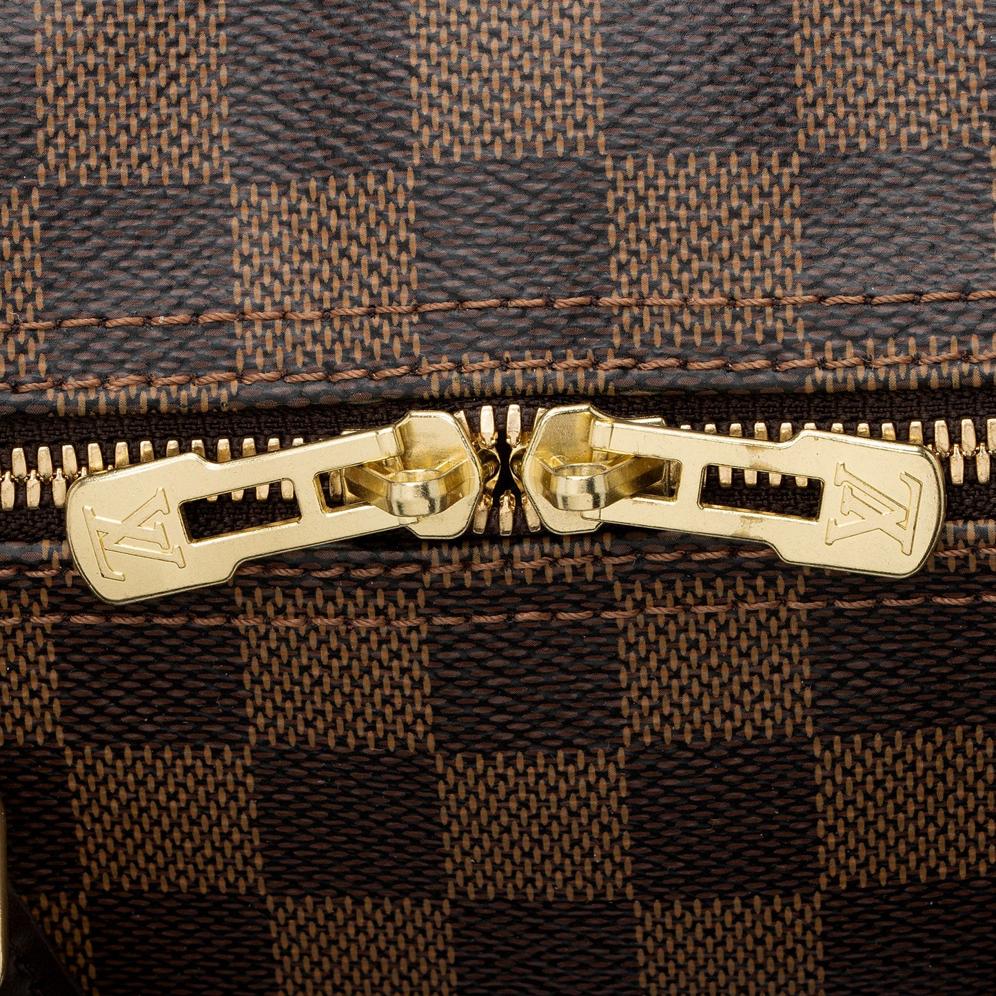 Louis Vuitton Damier Ebene Speedy Bandouliere 30 Satchel (SHF-T8LWlT)
