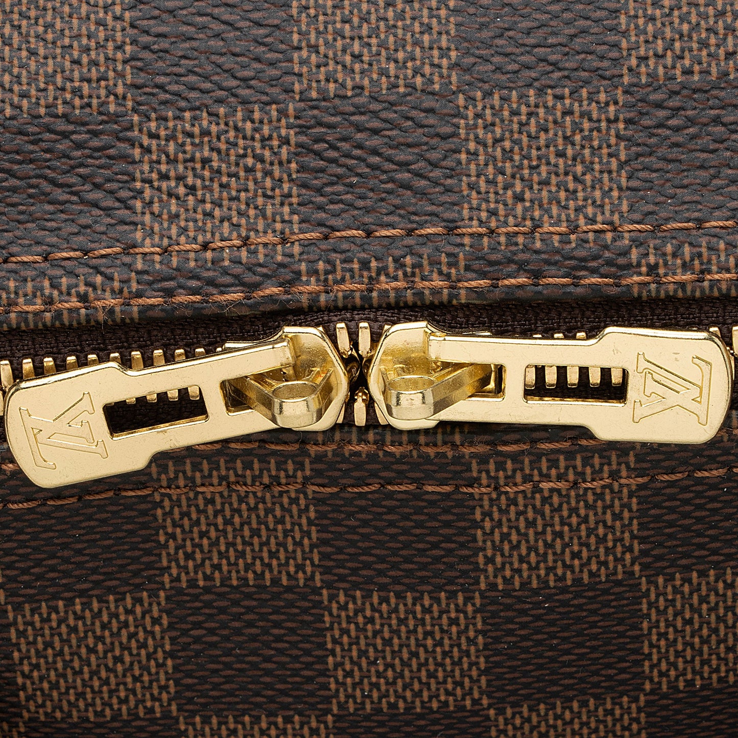 Louis Vuitton Damier Ebene Speedy Bandouliere 30 Satchel (SHF-Gf2JZ0)