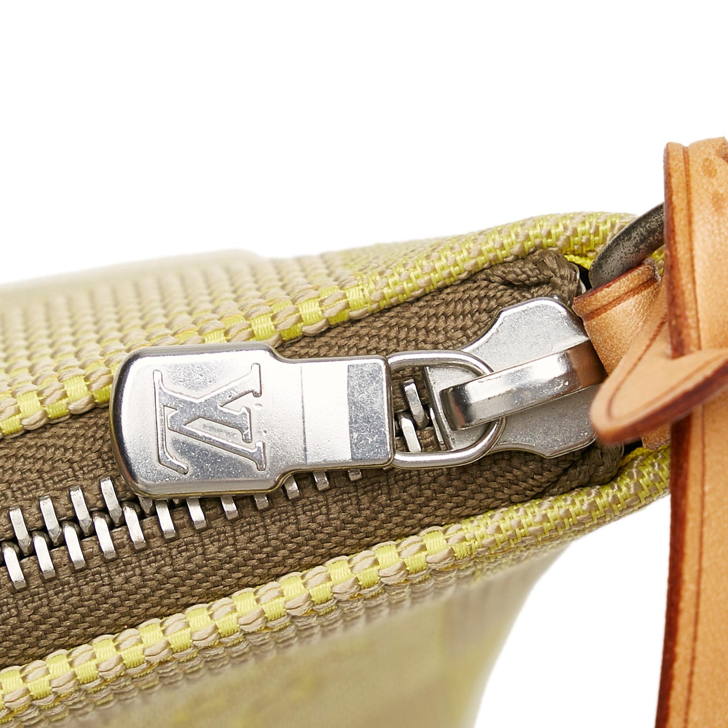 Louis Vuitton Damier Geant LV Cup Volunteer Pochette (SHG-28344)