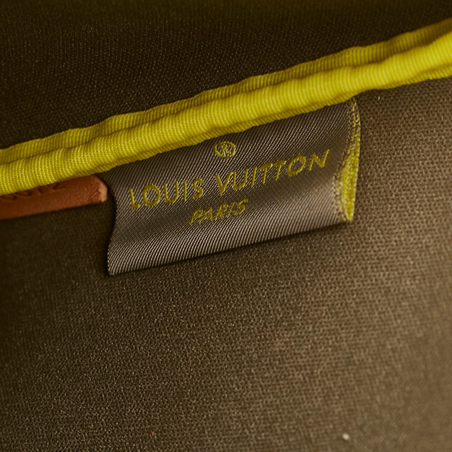 Louis Vuitton Damier Geant LV Cup Volunteer Pochette (SHG-28344)