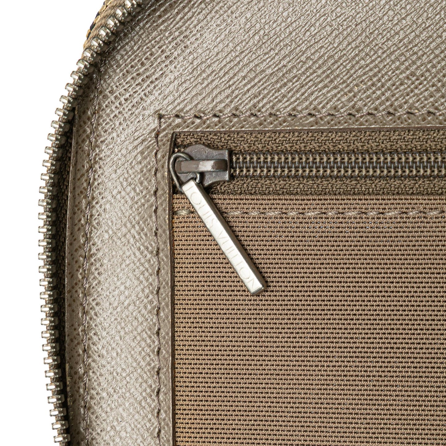 Louis Vuitton Damier Geant Mage