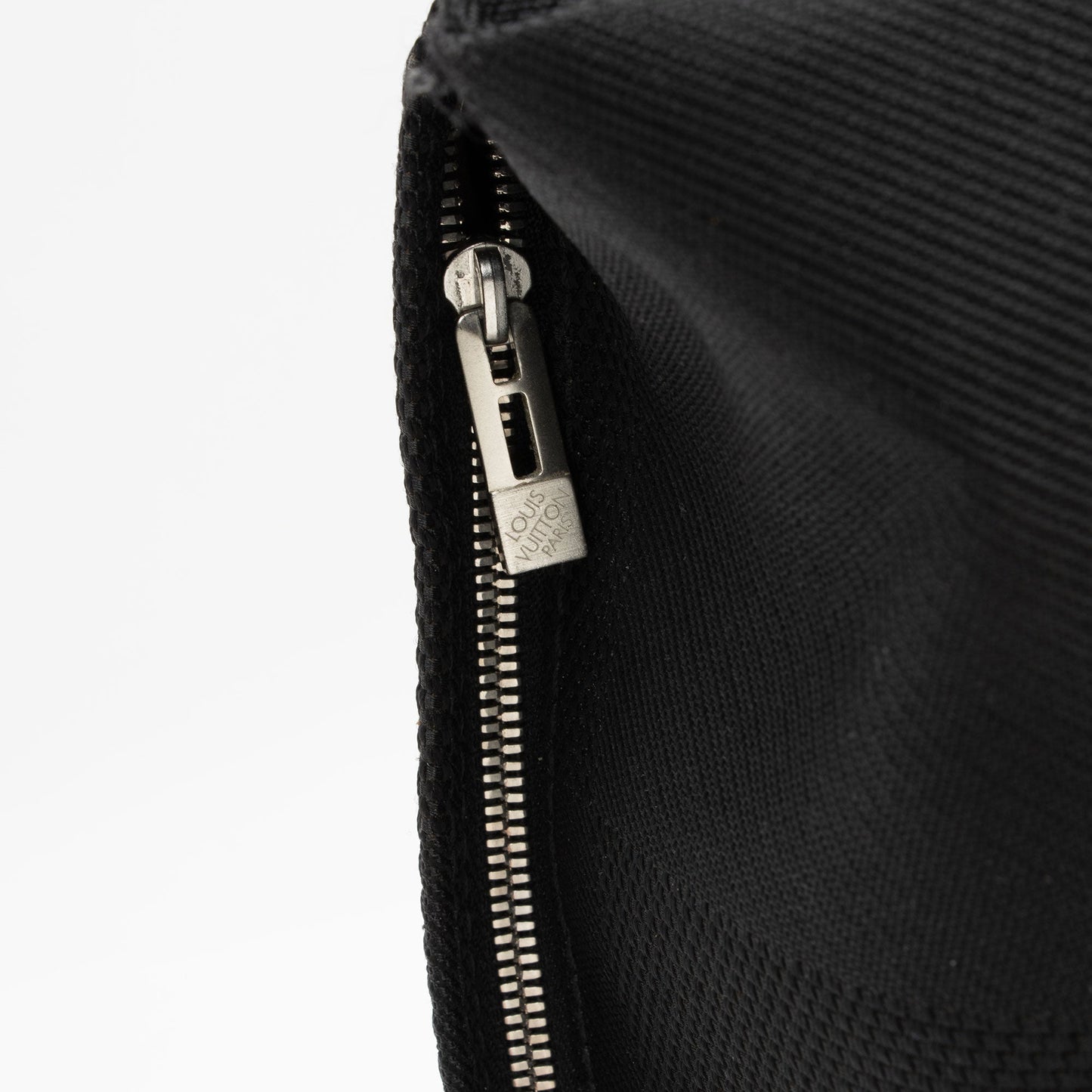 Louis Vuitton Damier Geant Messenger (SHF-VudonY)