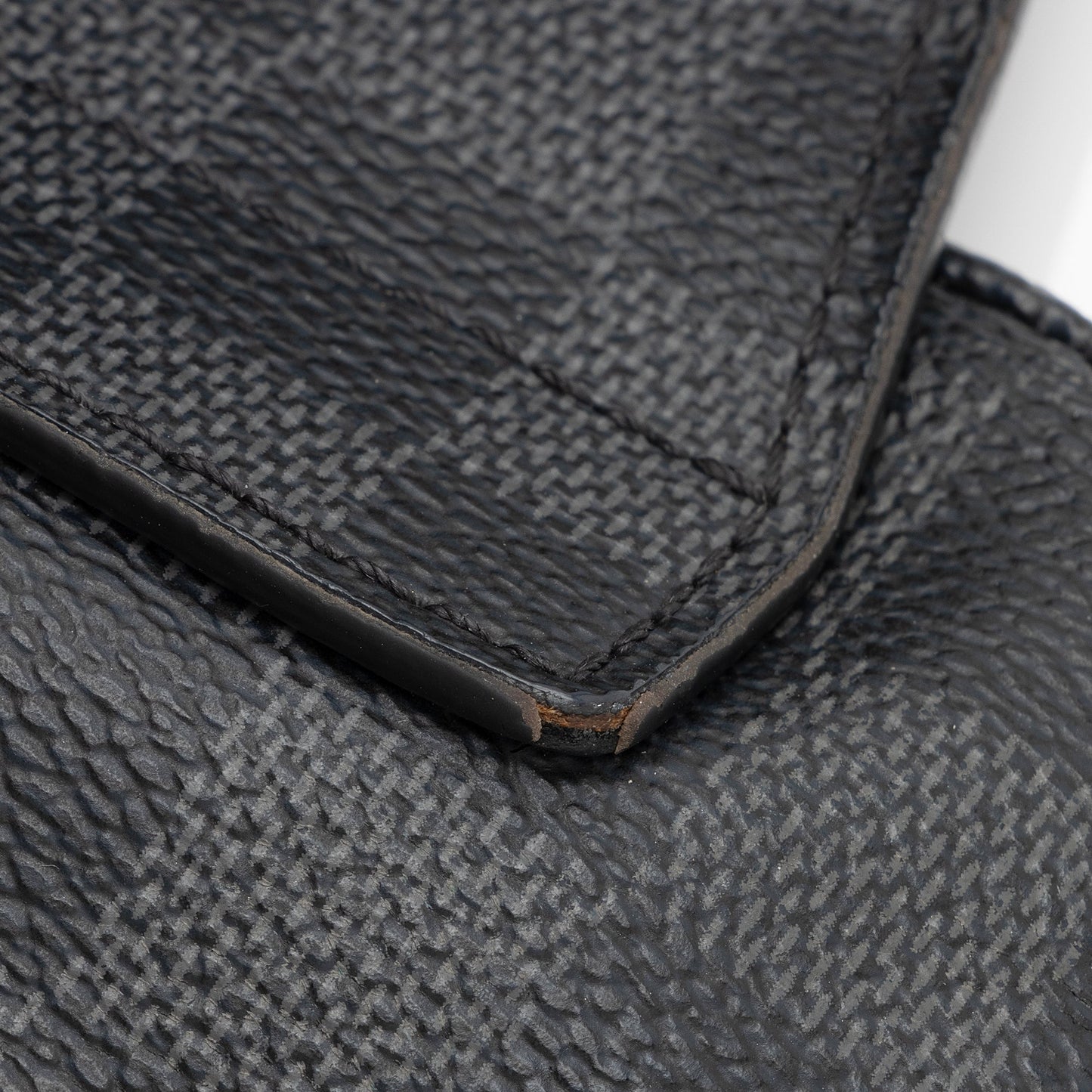 Louis Vuitton Damier Graphite Avenue Sling Bag (SHF-0TkOeq)