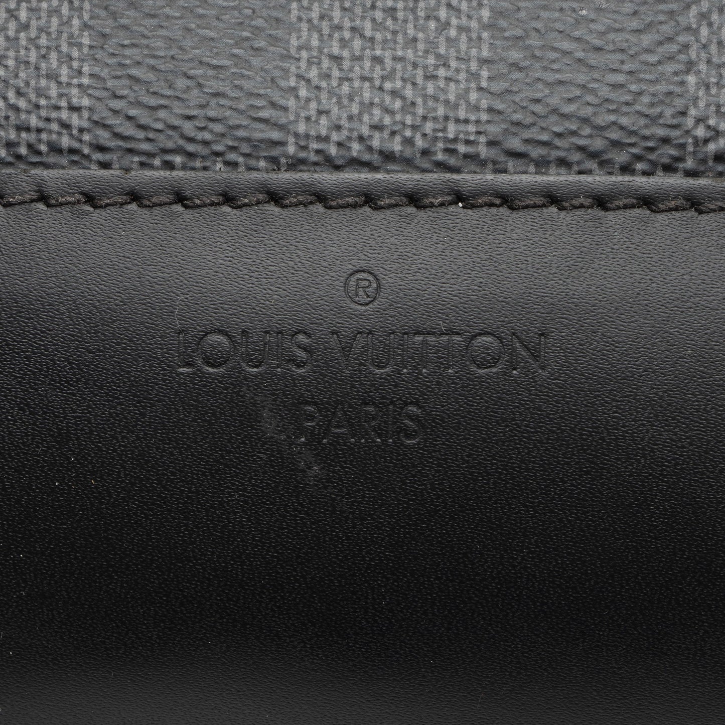 Louis Vuitton Damier Graphite Avenue Sling Bag (SHF-tXtE3t)