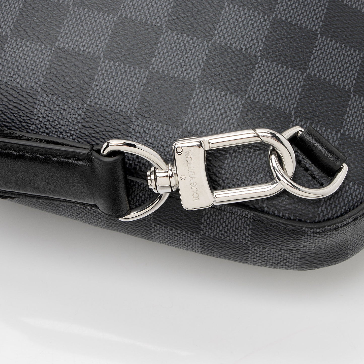 Louis Vuitton Damier Graphite Avenue Sling NM Bag (SHF-W6BKFK)