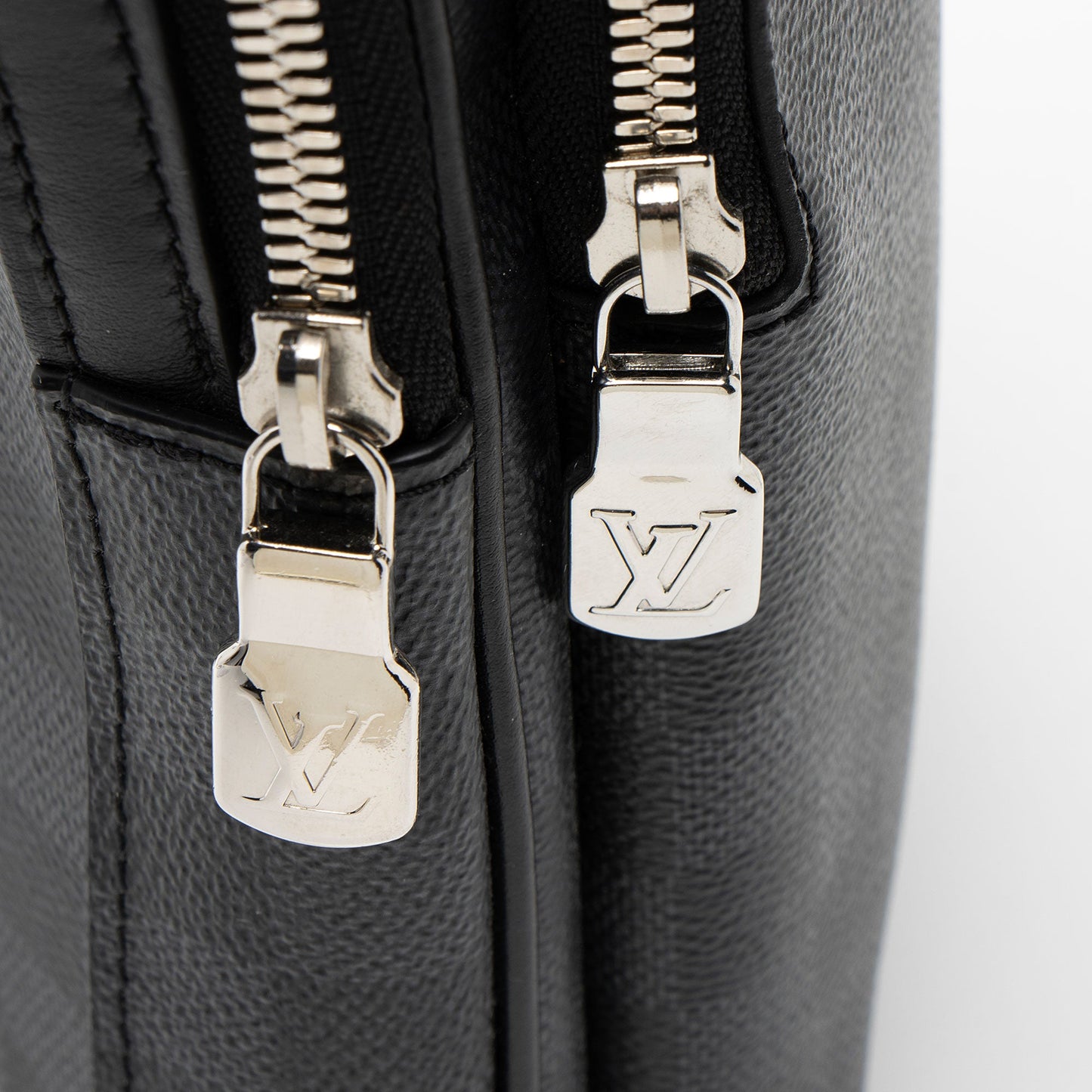 Louis Vuitton Damier Graphite Avenue Sling NM Bag