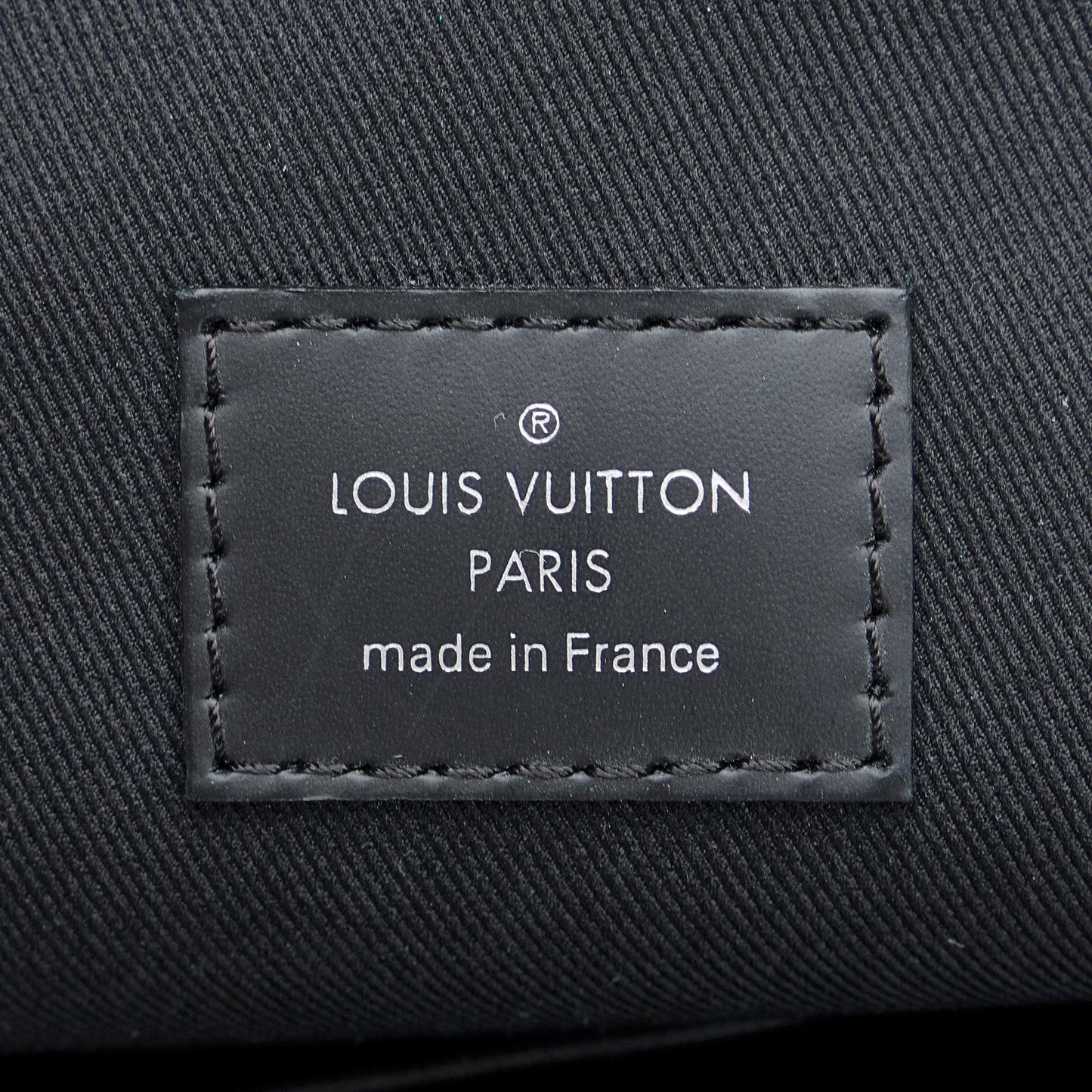 Louis Vuitton Damier Graphite Avenue Sling (SHG-yWOjB4)