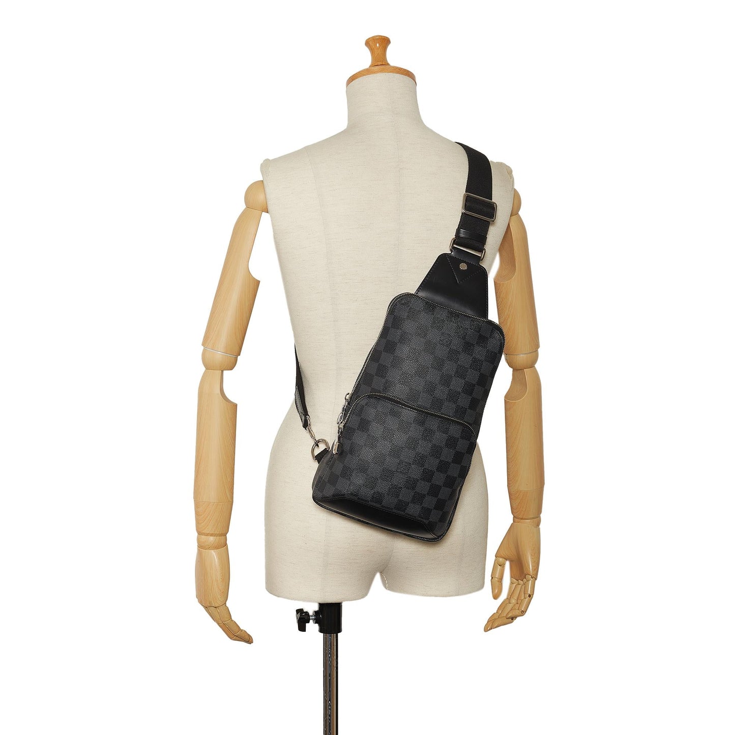 Louis Vuitton Damier Graphite Avenue Sling (SHG-Ea7ws5)
