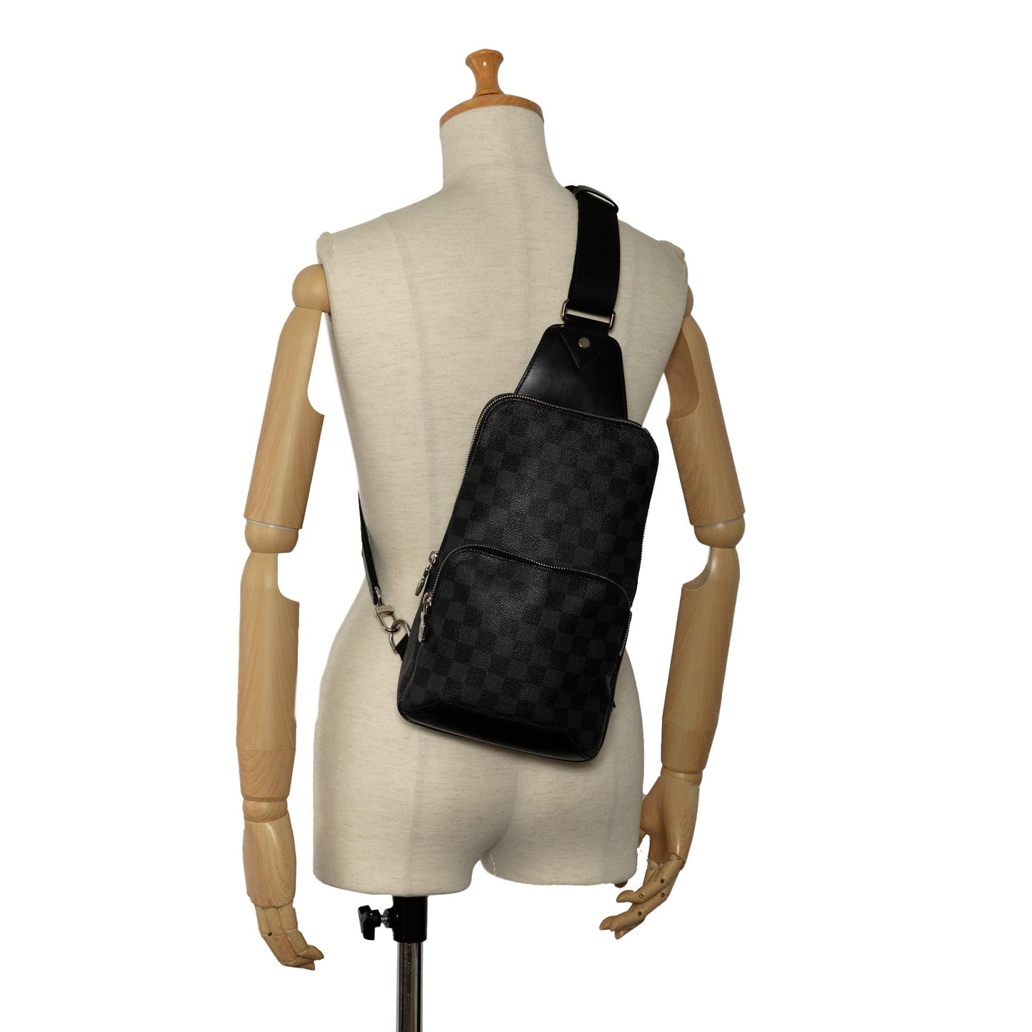 Louis Vuitton Damier Graphite Avenue Sling (SHG-GFYs8u)