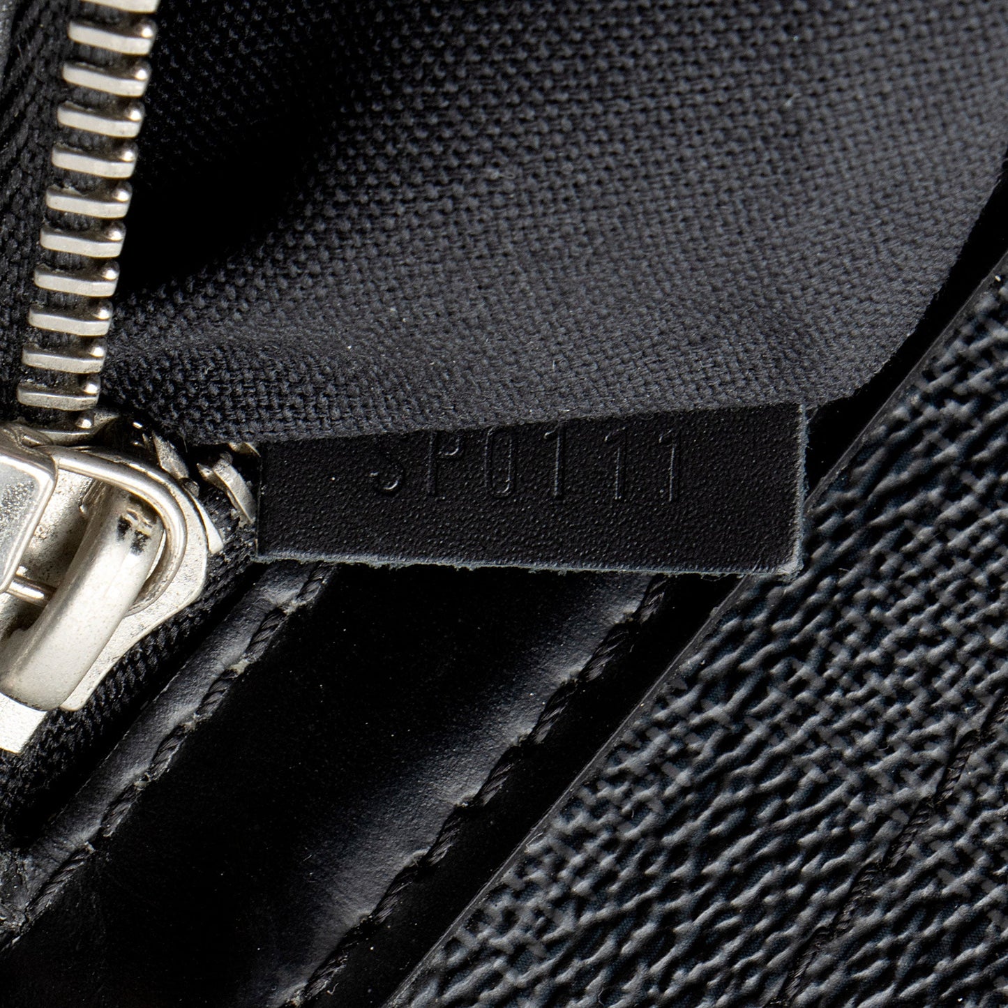 Louis Vuitton Damier Graphite Daniel MM Messenger