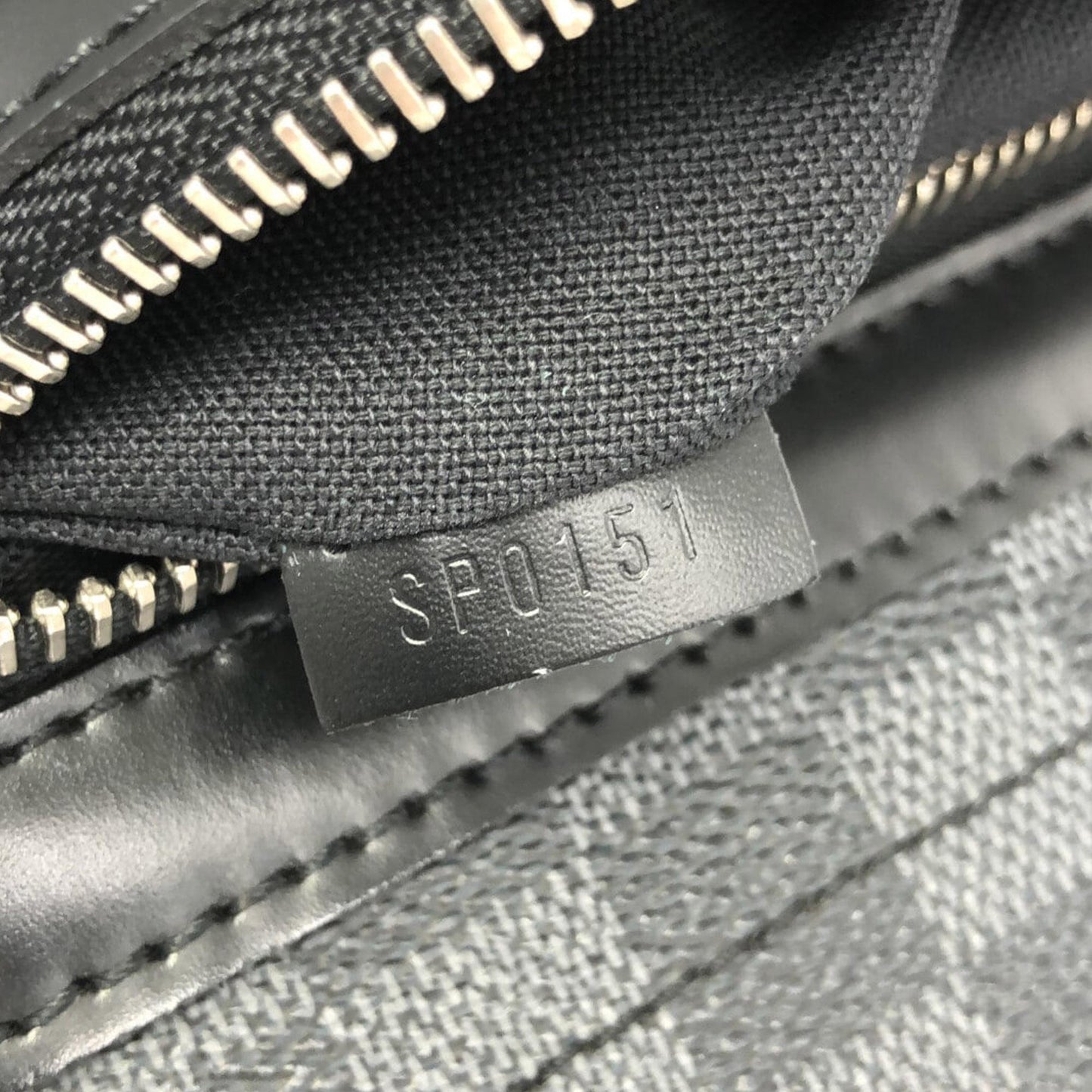 Louis Vuitton Damier Graphite Daniel MM (SHG-PN3acY)