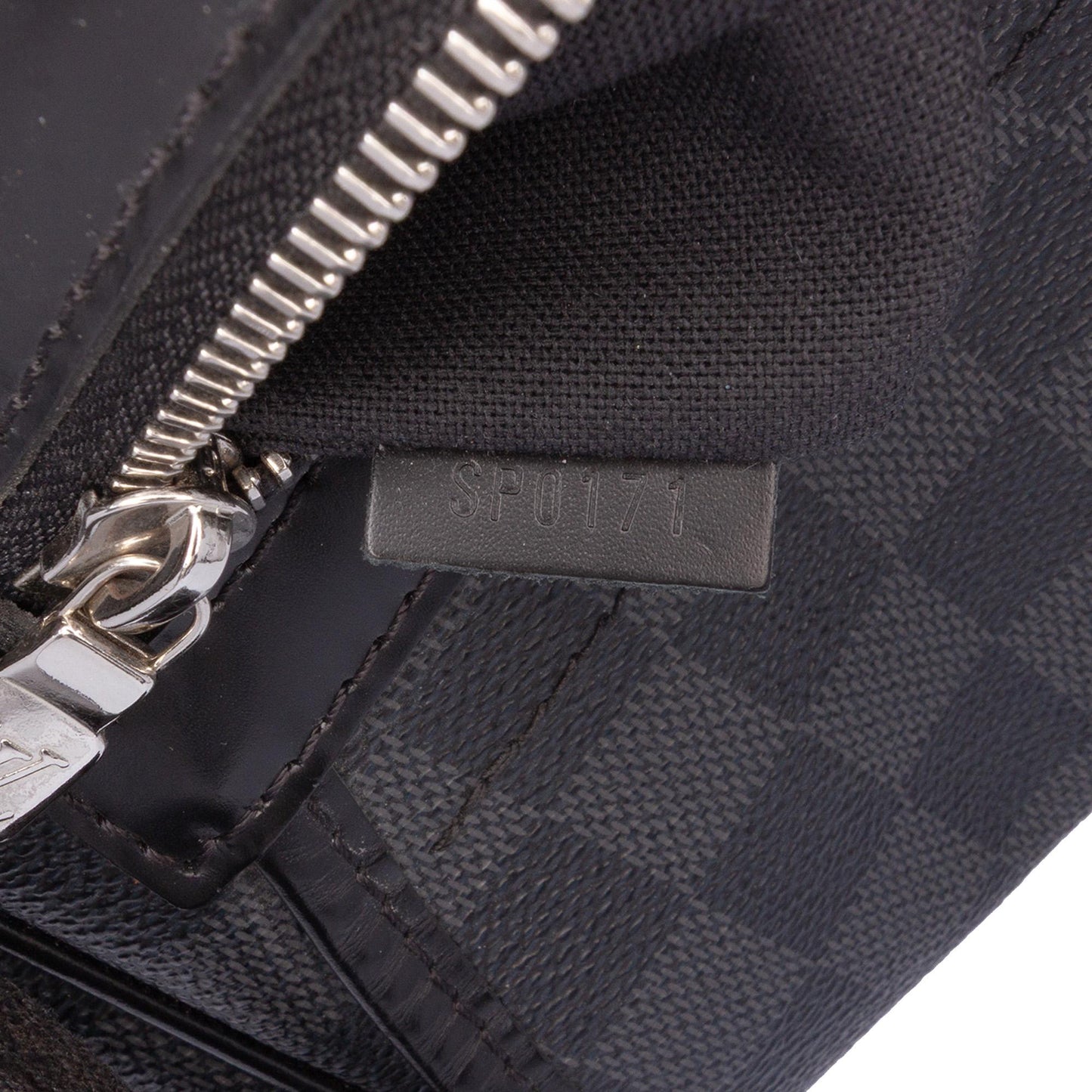 Louis Vuitton Damier Graphite Daniel MM