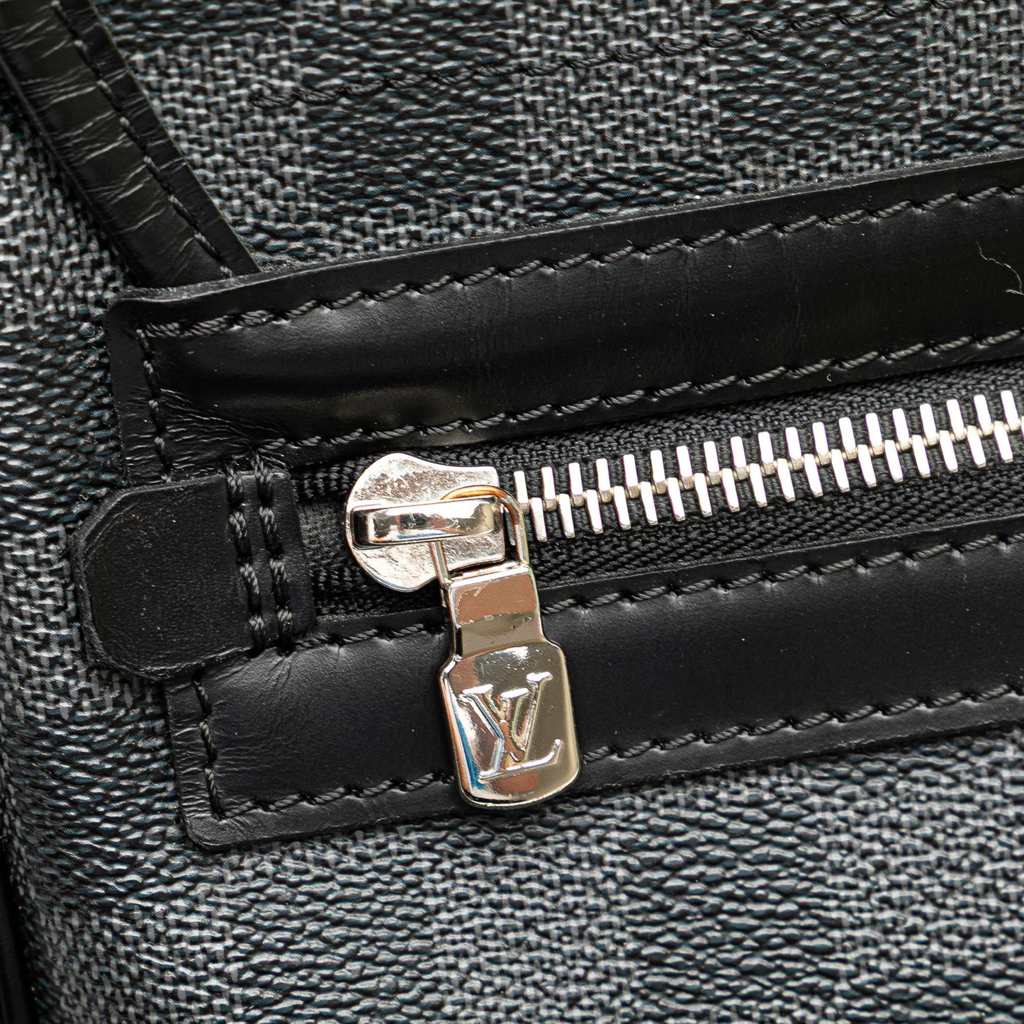 Louis Vuitton Damier Graphite Daniel MM