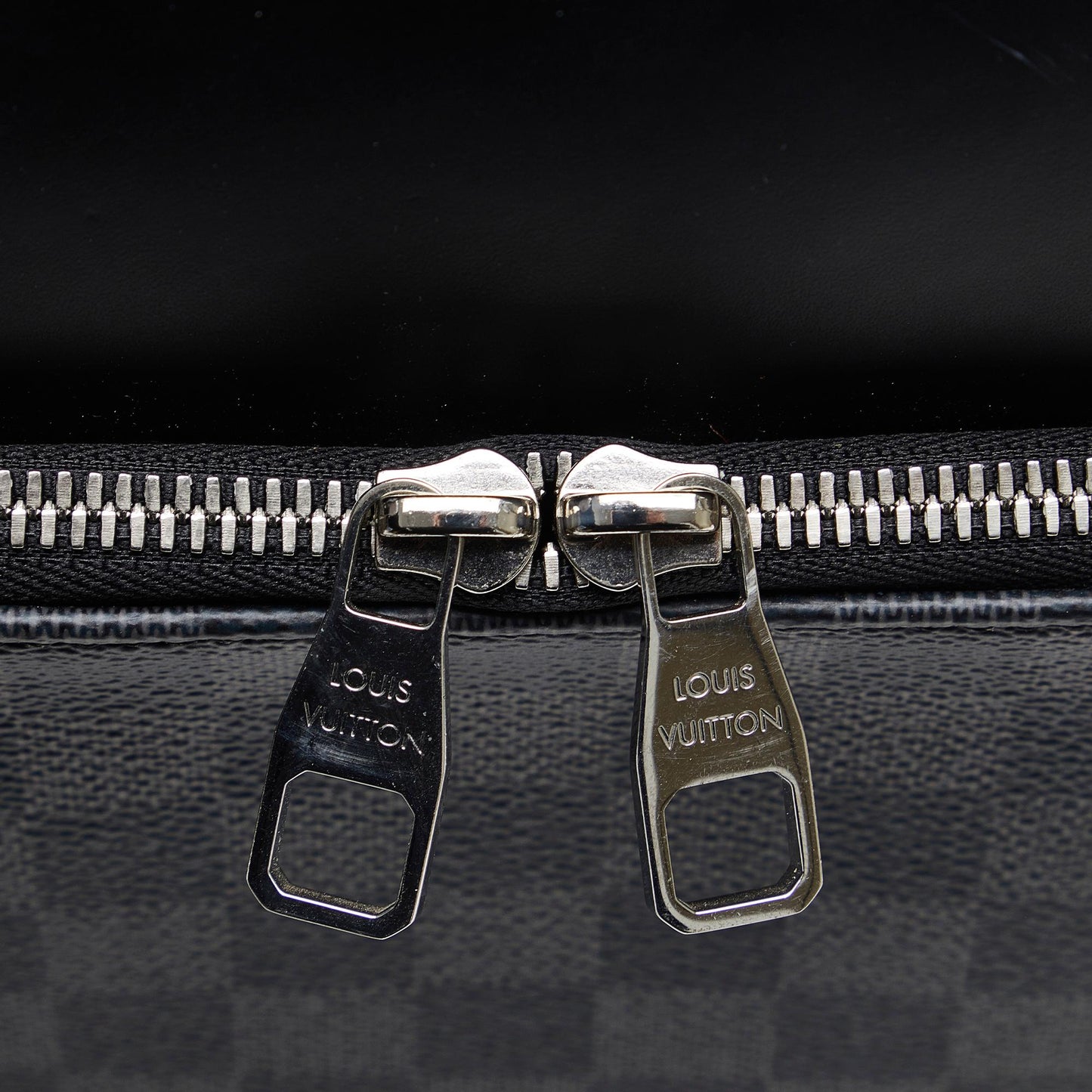 Louis Vuitton Damier Graphite Dayton Reporter MM