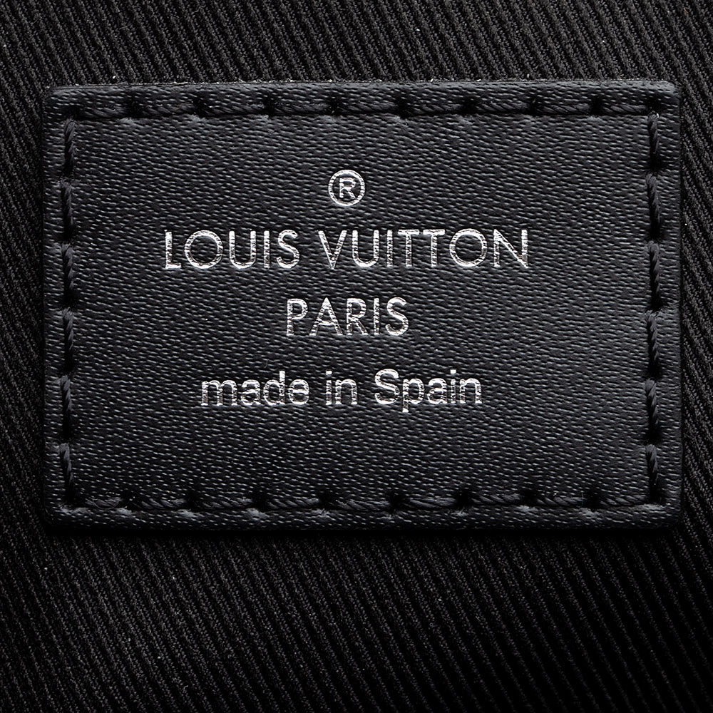 Louis Vuitton Damier Graphite District MM Messenger Bag (SHF-19605)