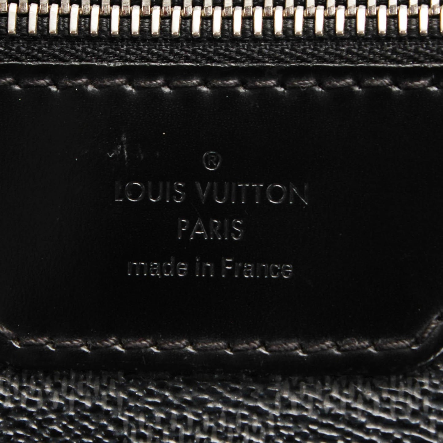 Louis Vuitton Damier Graphite District MM Messenger Bag (SHG-12915)