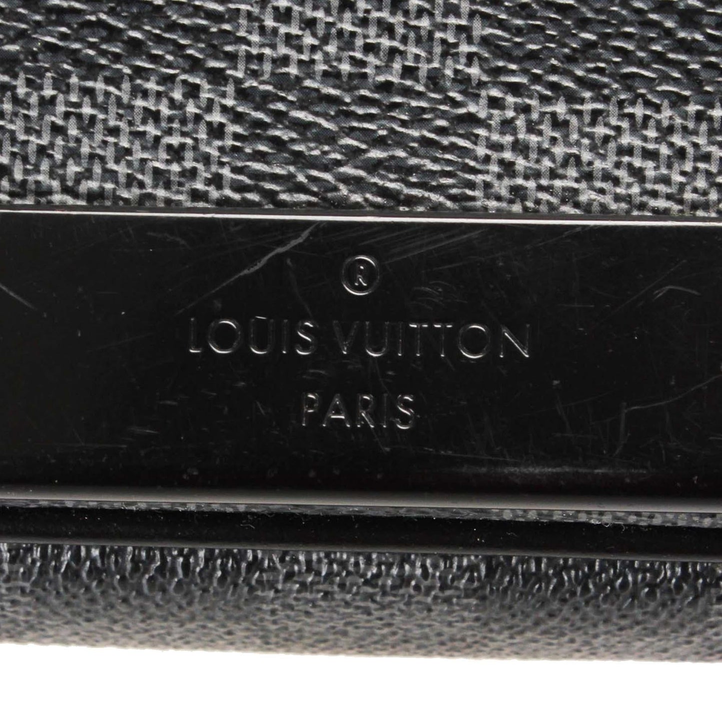 Louis Vuitton Damier Graphite District MM Messenger Bag (SHG-12915)