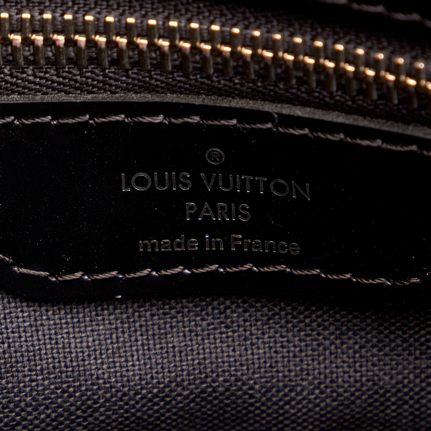 Louis Vuitton Damier Graphite District MM (SHG-29868)