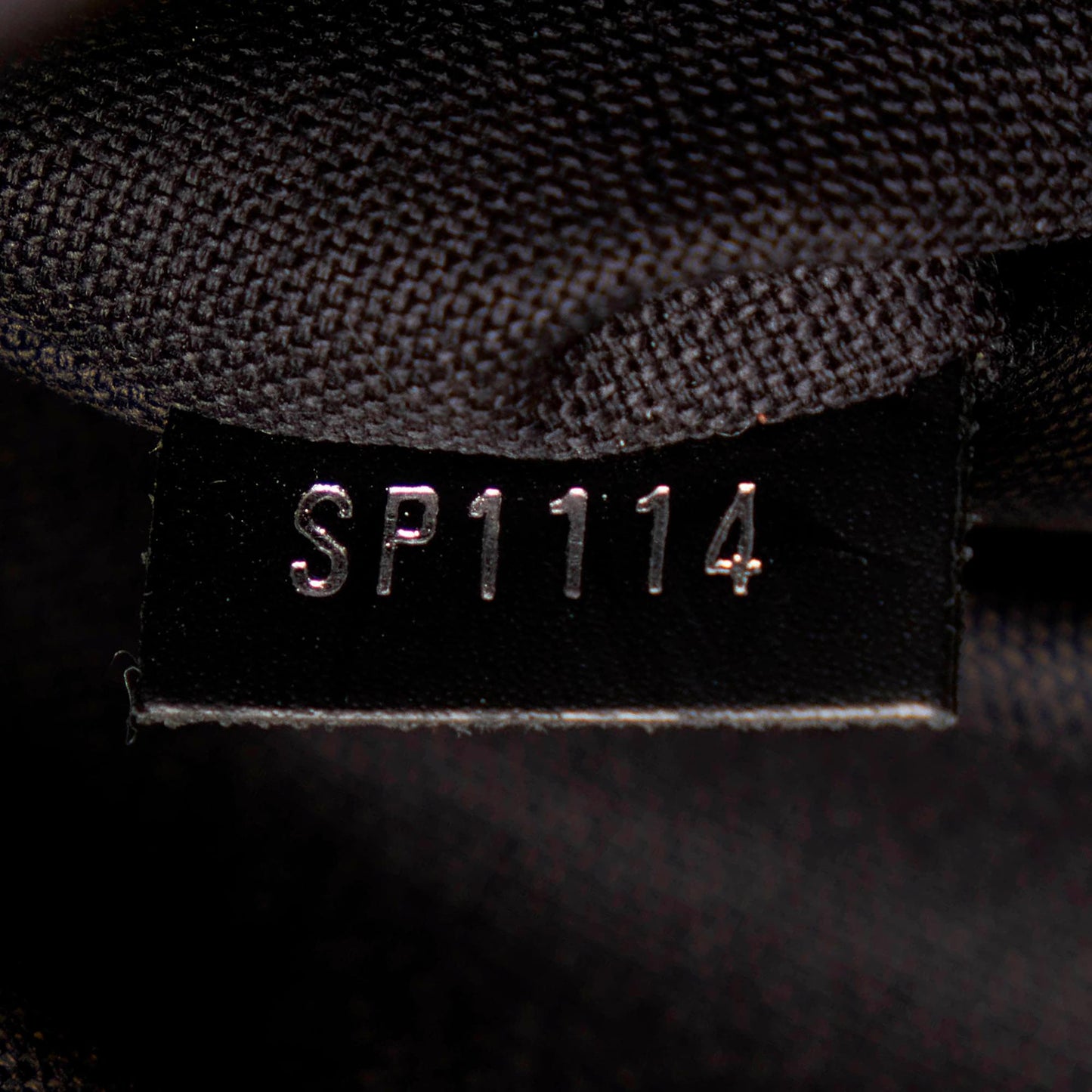 Louis Vuitton Damier Graphite District MM (SHG-29868)