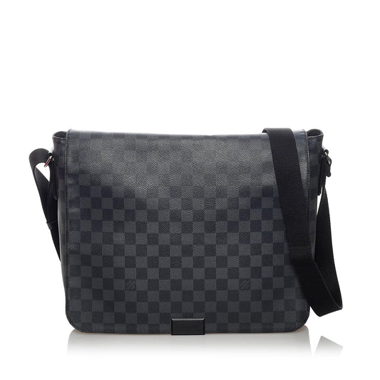 Louis Vuitton Damier Graphite District MM (SHG-29868)