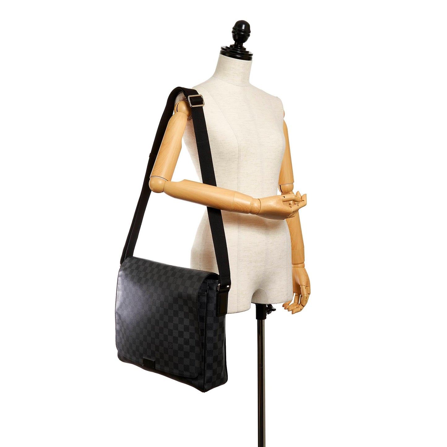 Louis Vuitton Damier Graphite District MM (SHG-29868)
