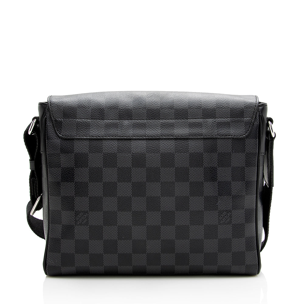 Louis Vuitton Damier Graphite District PM Messenger Bag (SHF-18831)