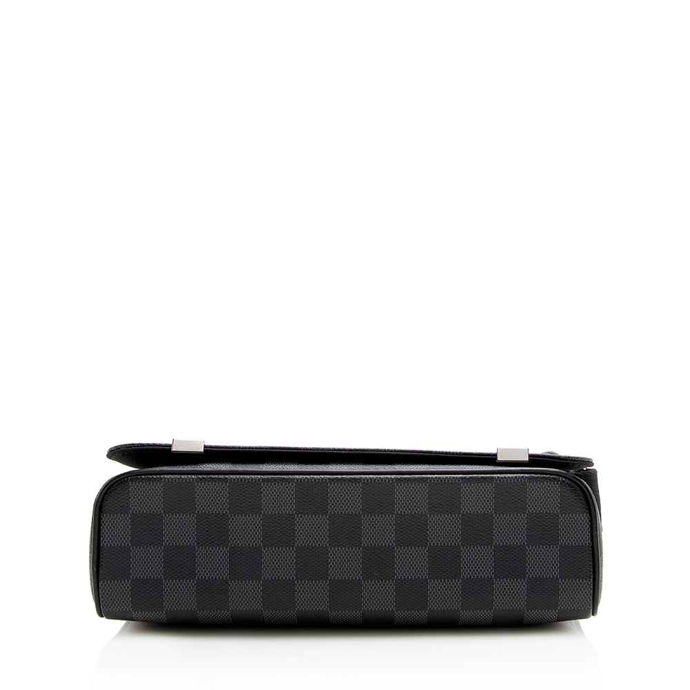 Louis Vuitton Damier Graphite District PM Messenger Bag (SHF-18831)