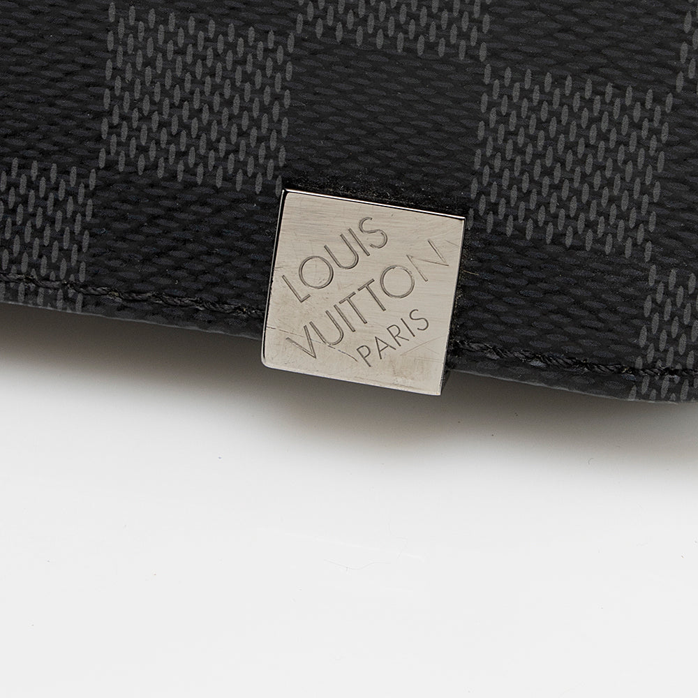 Louis Vuitton Damier Graphite District PM Messenger Bag (SHF-18831)