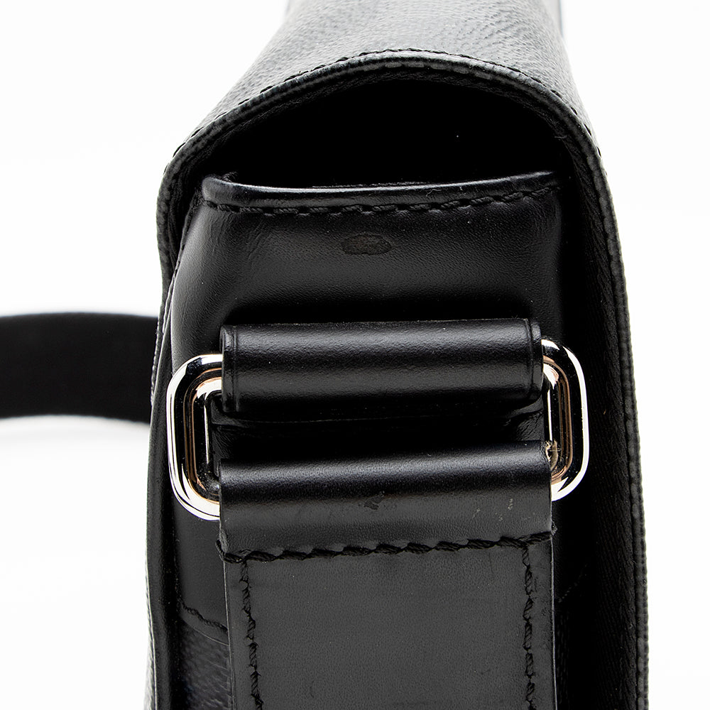 Louis Vuitton Damier Graphite District PM Messenger Bag (SHF-18831)