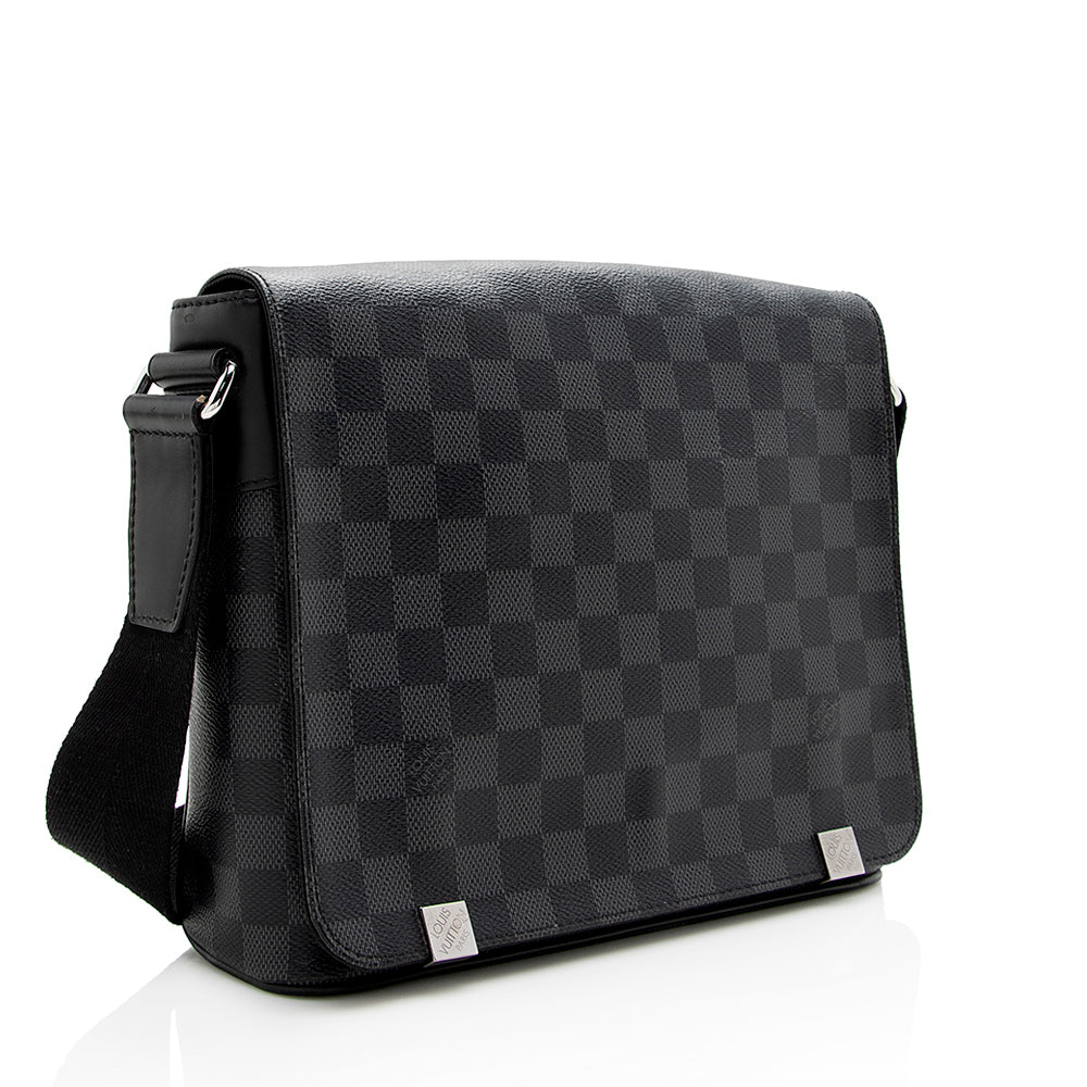 Louis Vuitton Damier Graphite District PM Messenger Bag (SHF-18831)